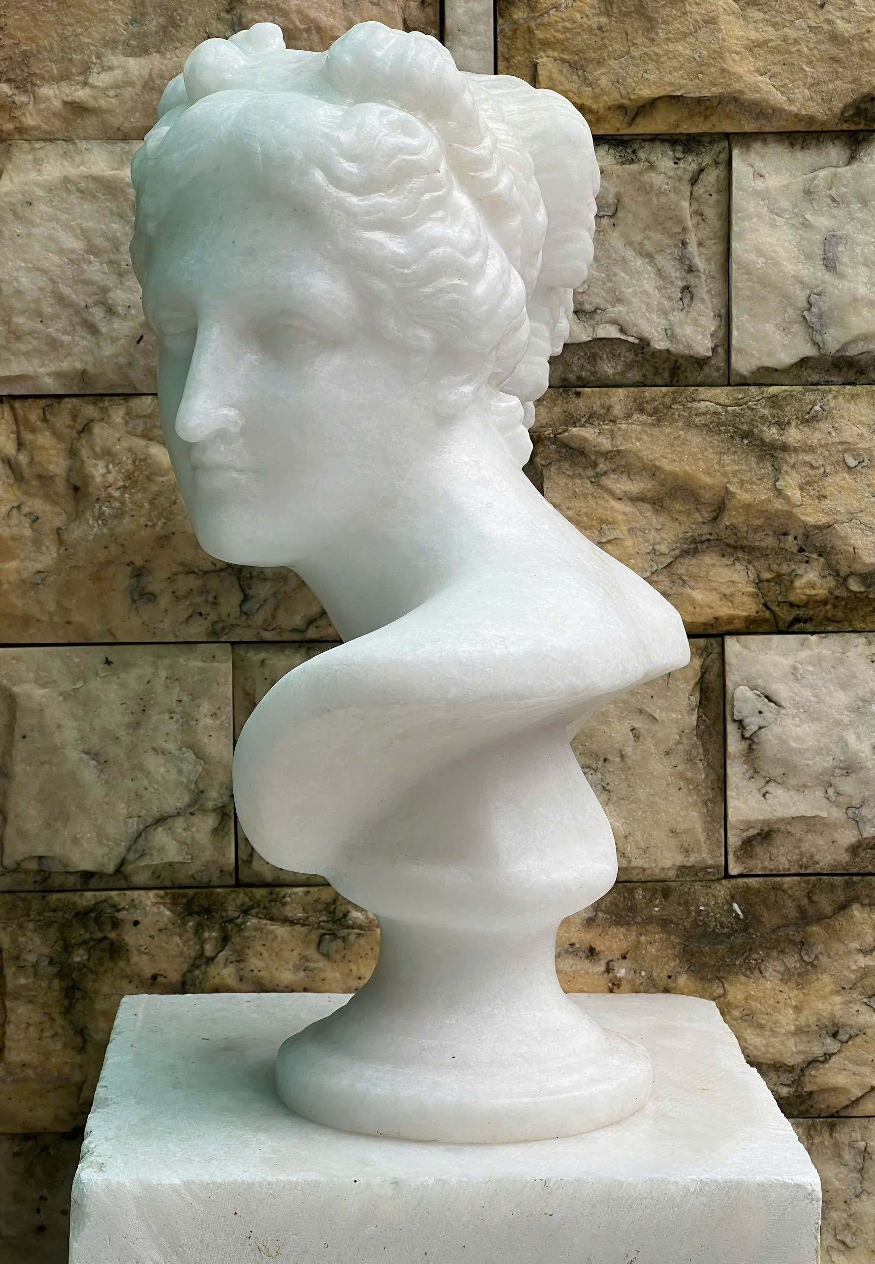 Bust of Venus Italica – Classical Marble Bust