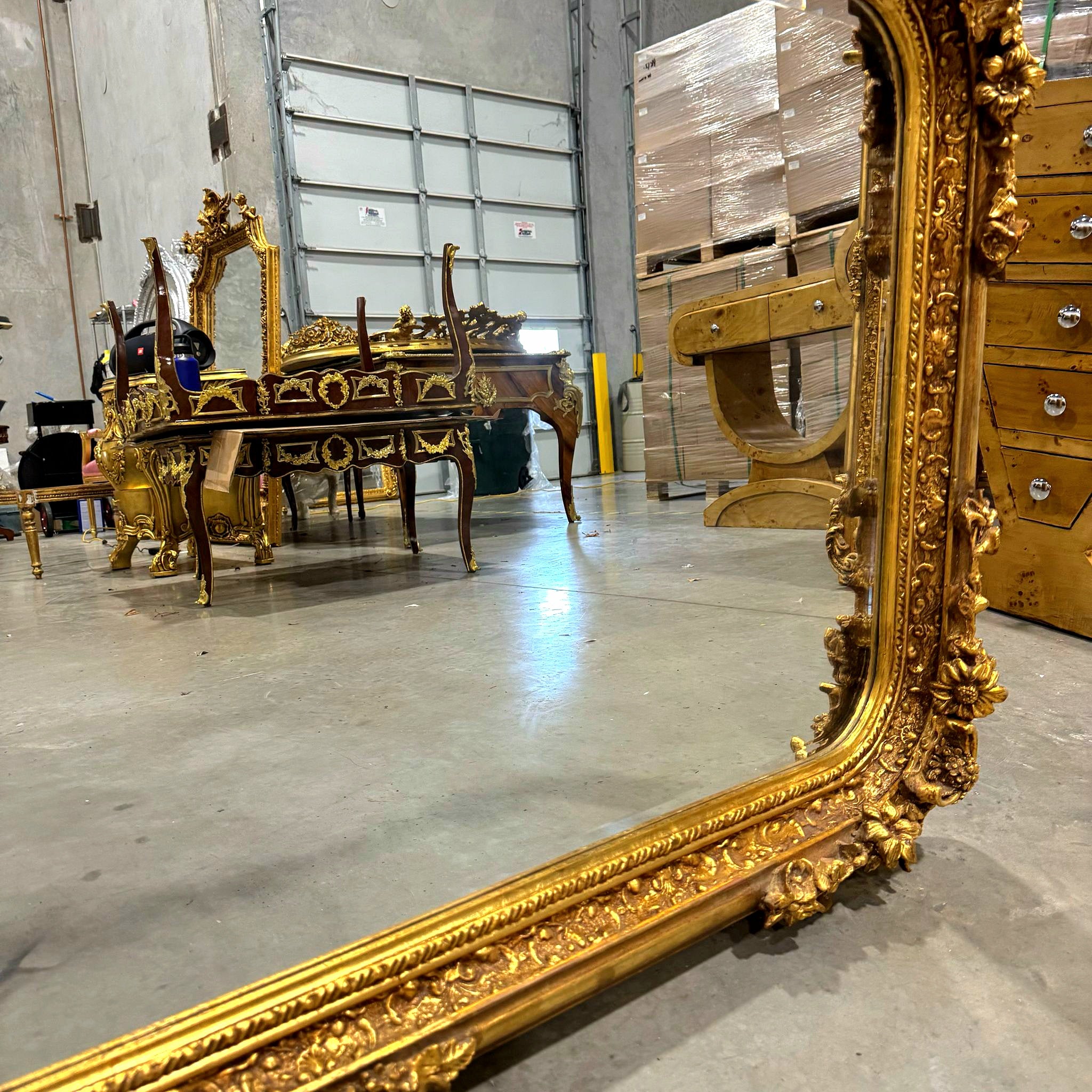French Style Gold Wall Mirror Mirror Baroque Rococo Gold Leaf Details