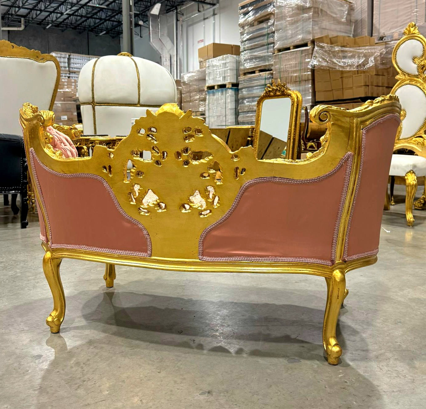 Elegant French Style Pink Settee – Tufted Upholstery & Gold Leaf Detailing