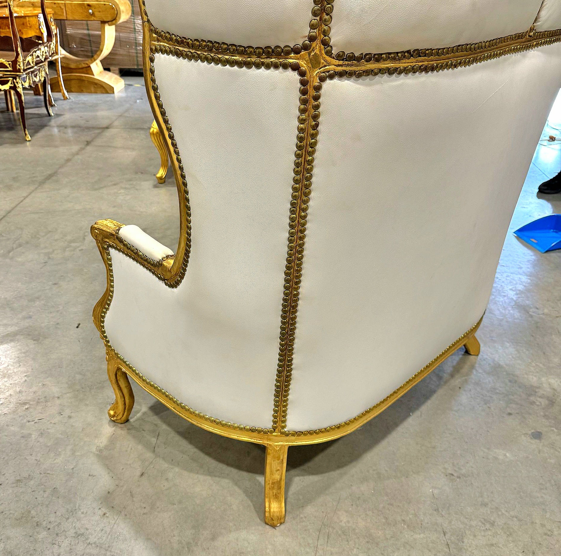 Double Balloon Chair French Style White Leather High-Back Canopy Lacquer Chair