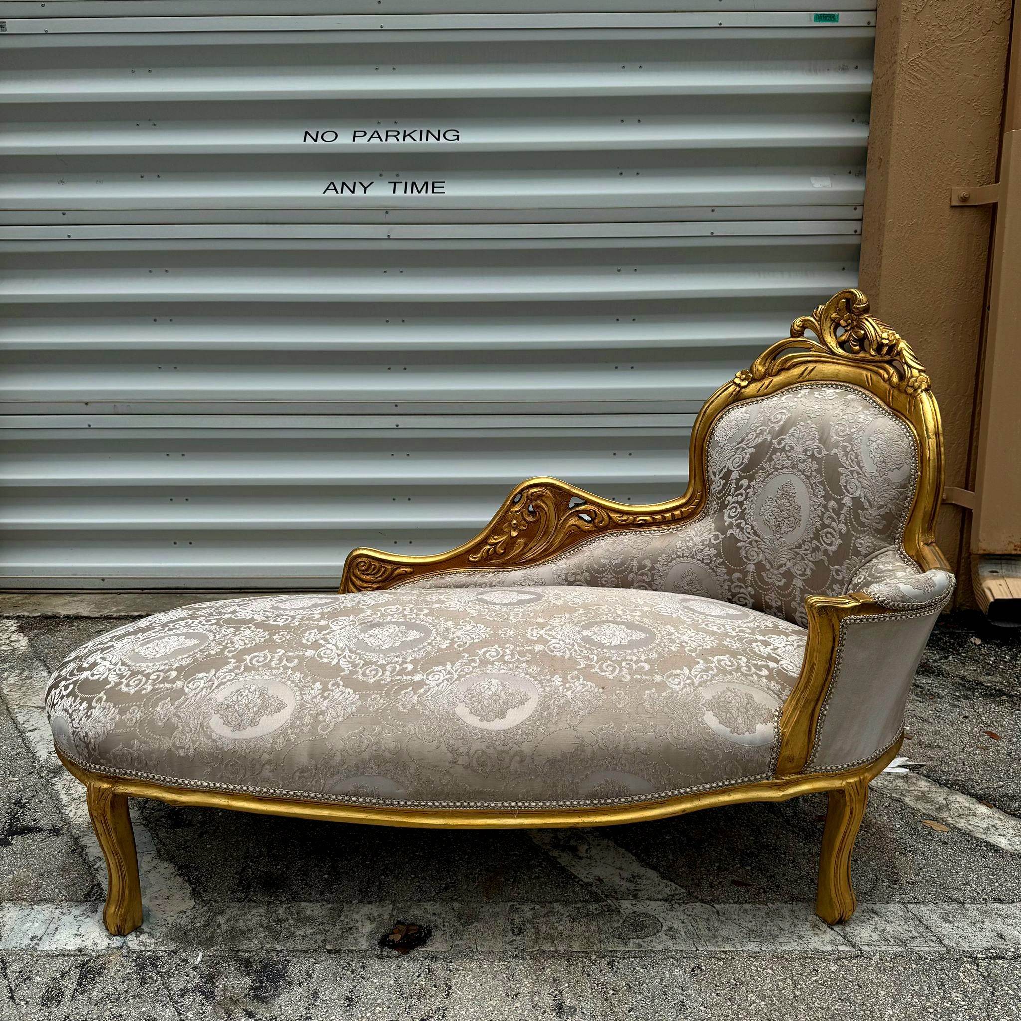 Chaise Lounge Furniture Rococo Style Beige Color with Gold Leaf Details