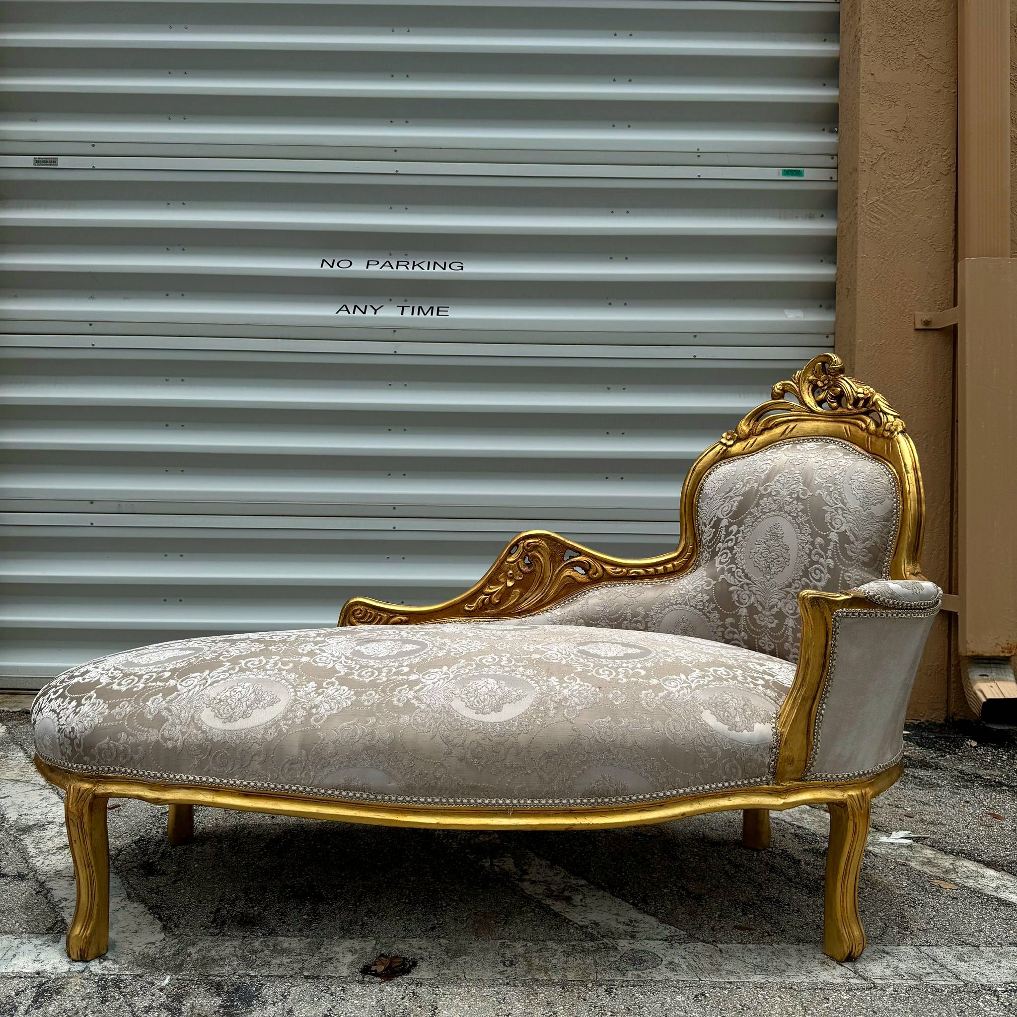 Chaise Lounge Furniture Rococo Style Beige Color with Gold Leaf Details