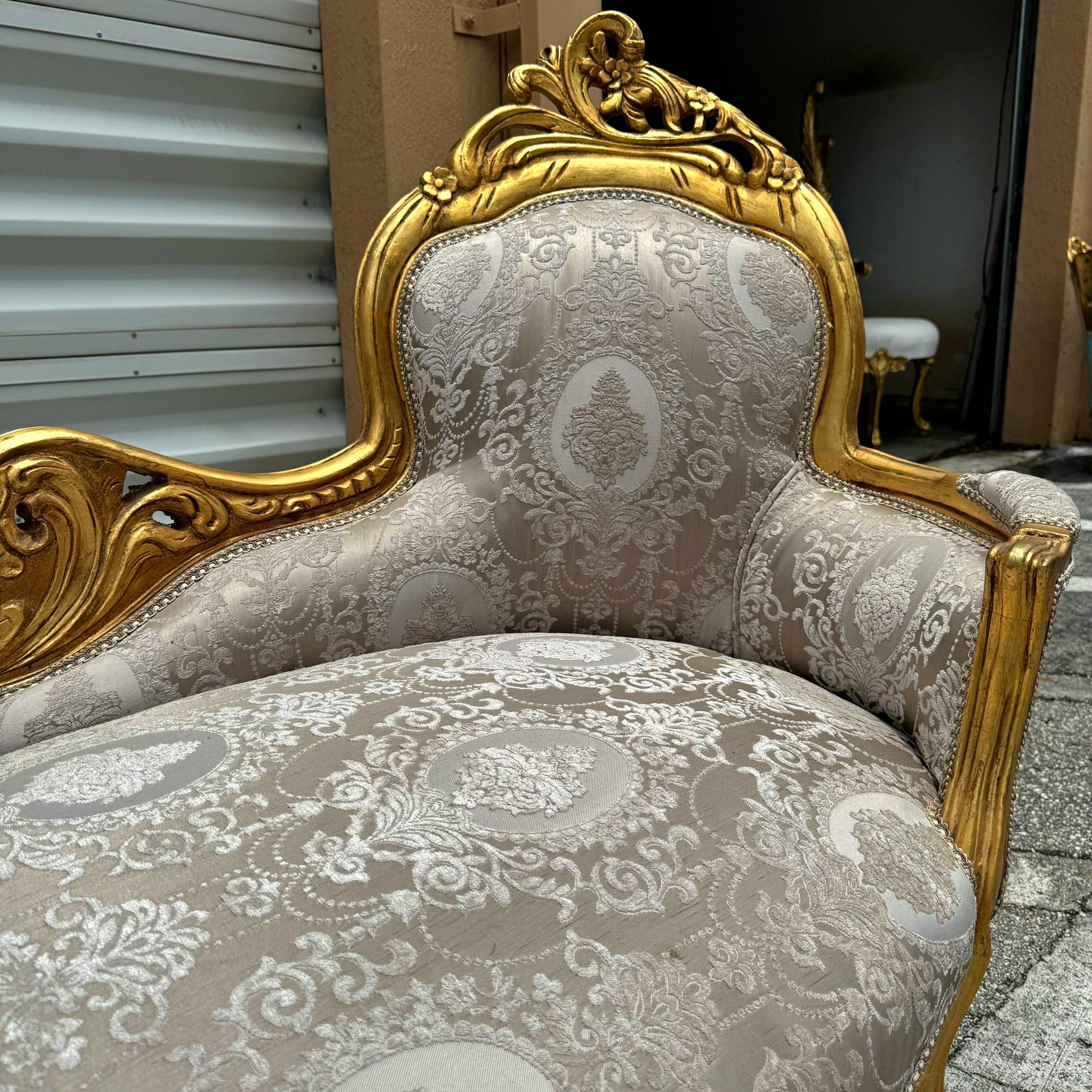 Chaise Lounge Furniture Rococo Style Beige Color with Gold Leaf Details