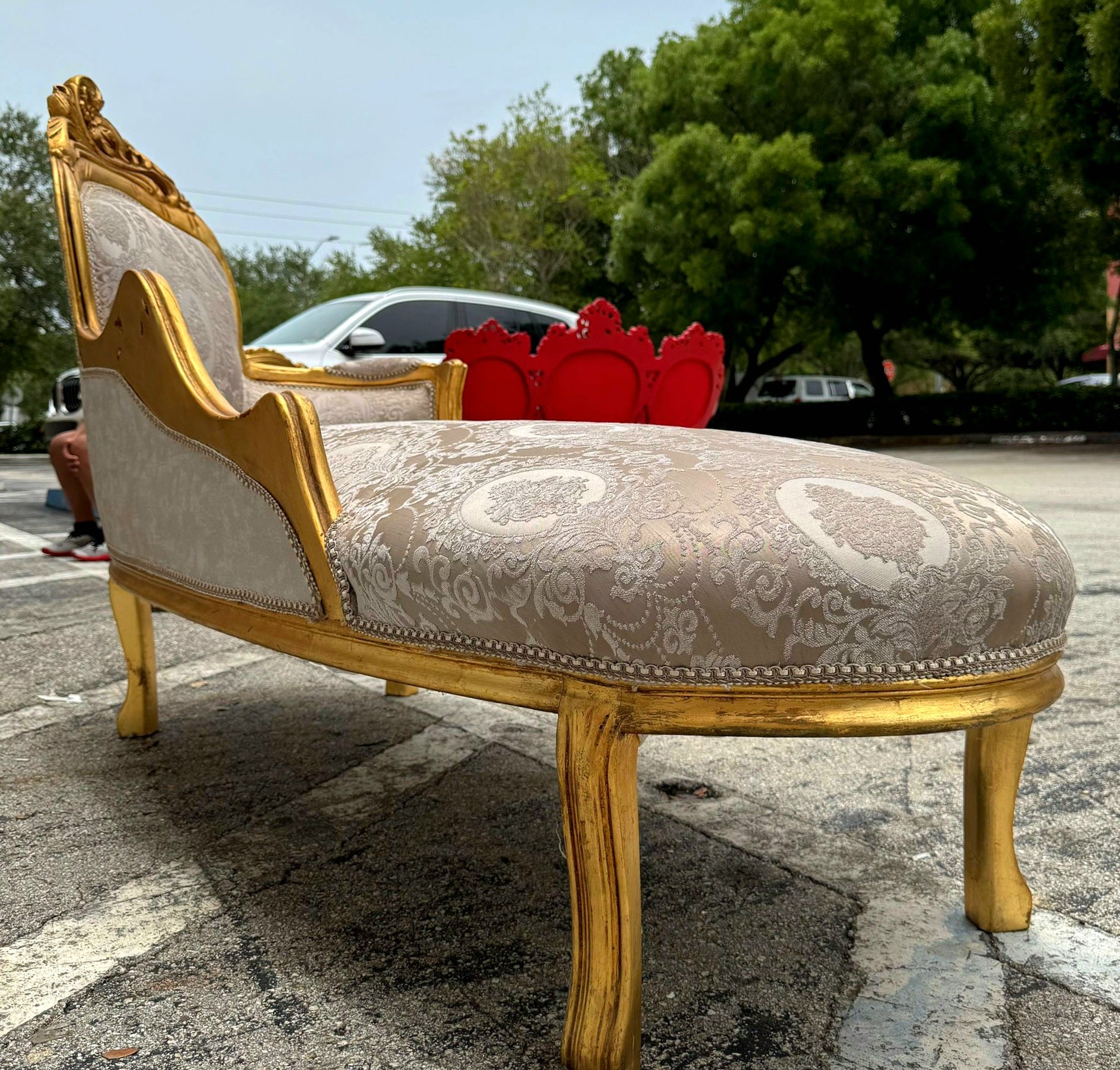 Chaise Lounge Furniture Rococo Style Beige Color with Gold Leaf Details