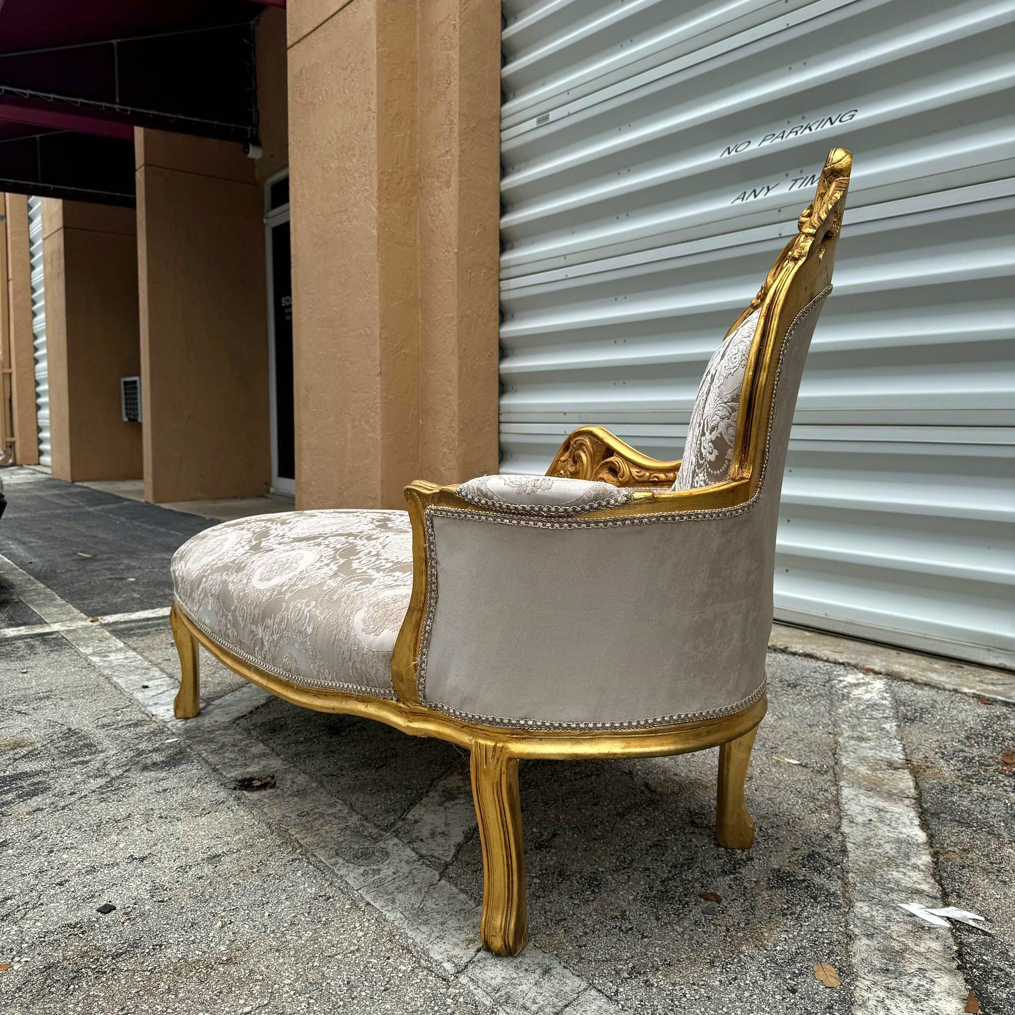 Chaise Lounge Furniture Rococo Style Beige Color with Gold Leaf Details