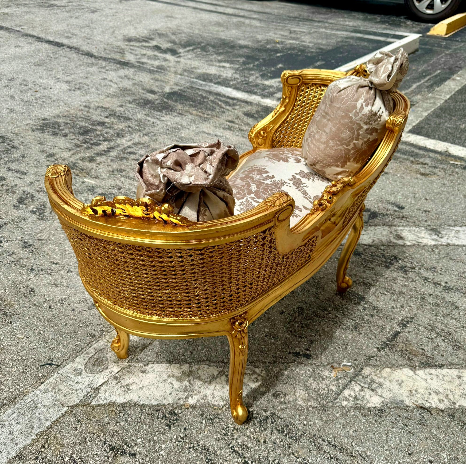 Bench Light Brown Damask French Style Gold Details Rococo Baroque Furniture