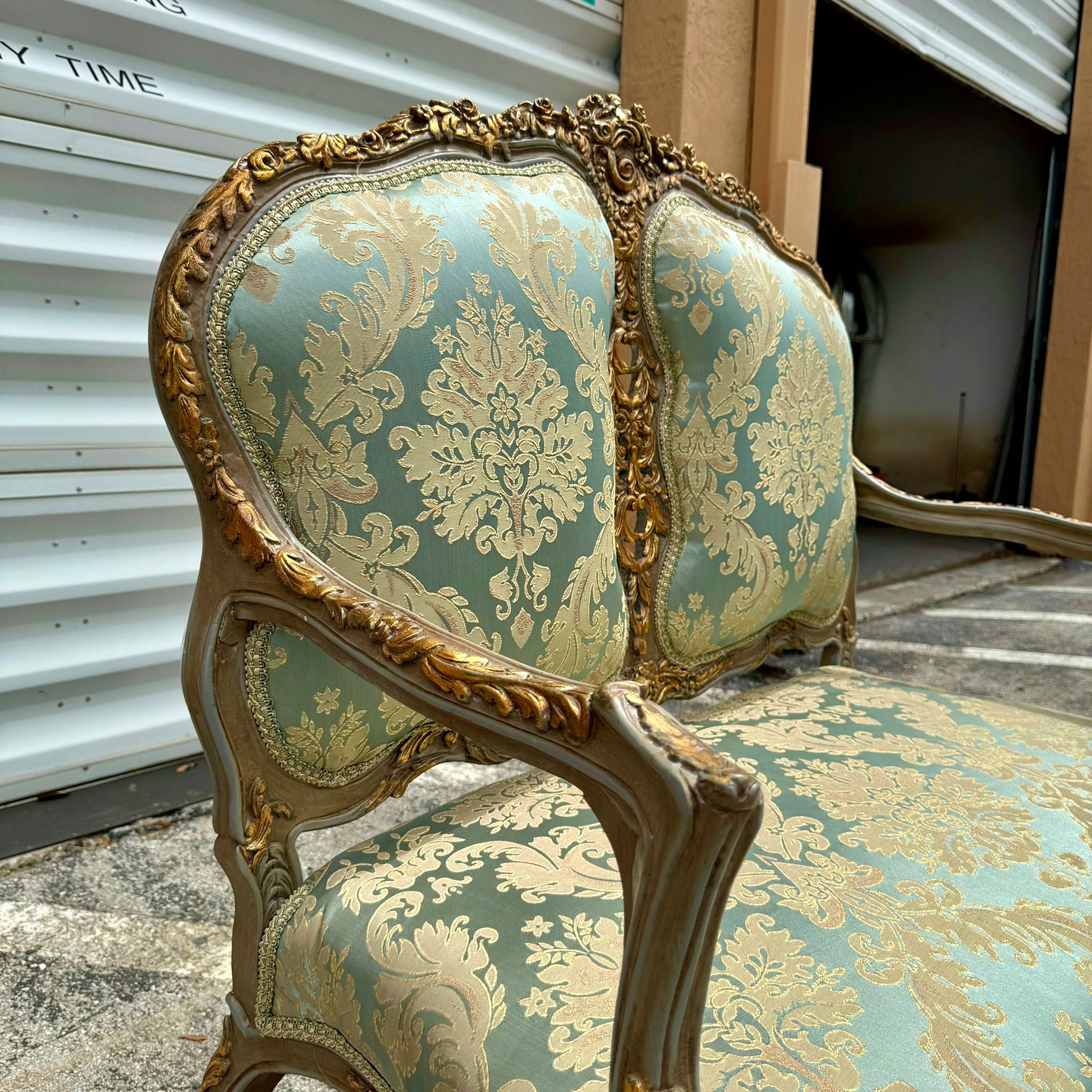 Baroque Style Hight-Back Settee Sky Blue Color and Gold Leaf Details Furniture