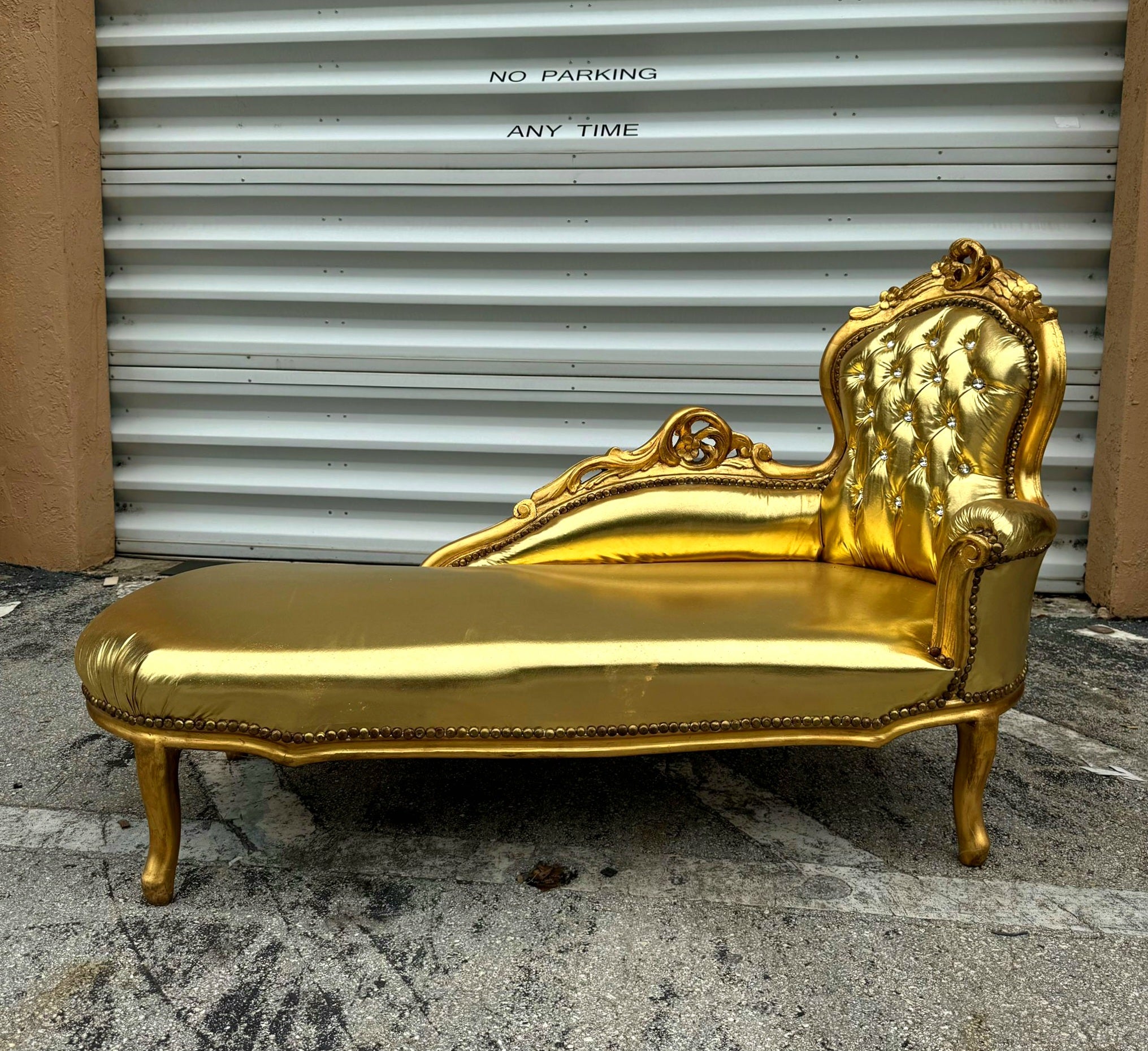 Gold Leather Chaise Lounge Furniture Rococo Style with Gold Leaf Details