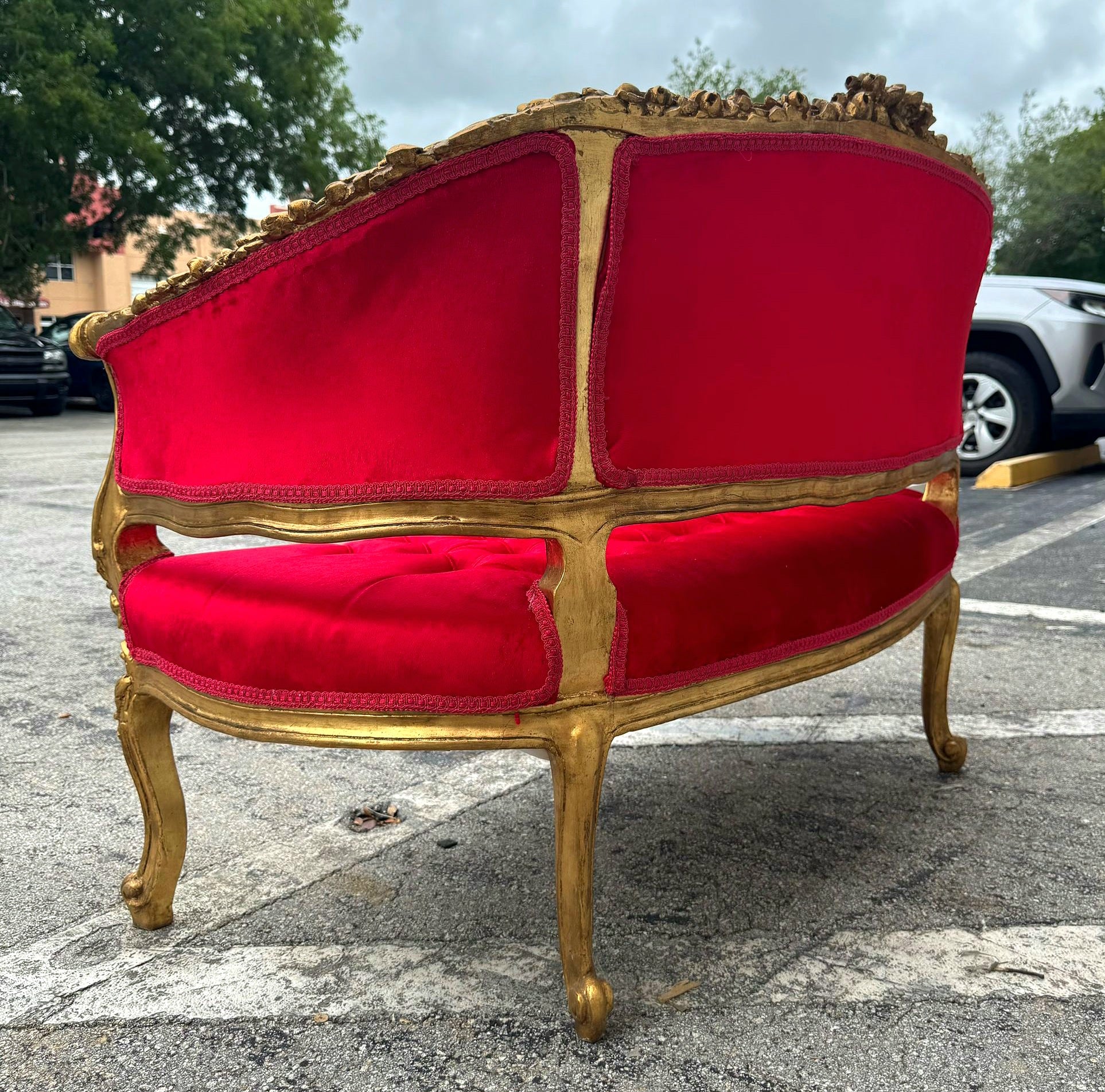 Marquis French Tufted Settee Red Velvet French Style Home Decor Furniture