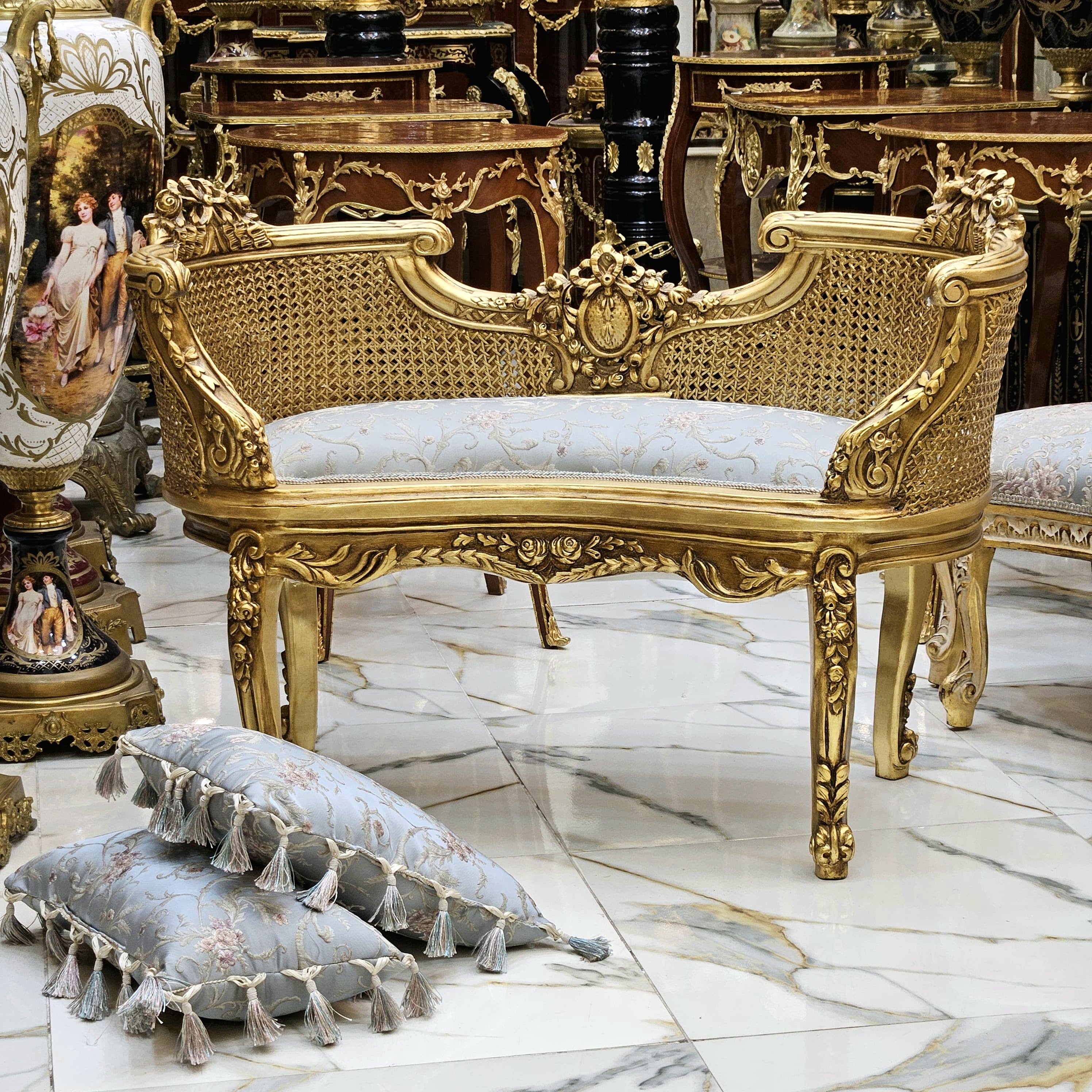 French Style Bench – White Damask Upholstery with Gold Leaf Details