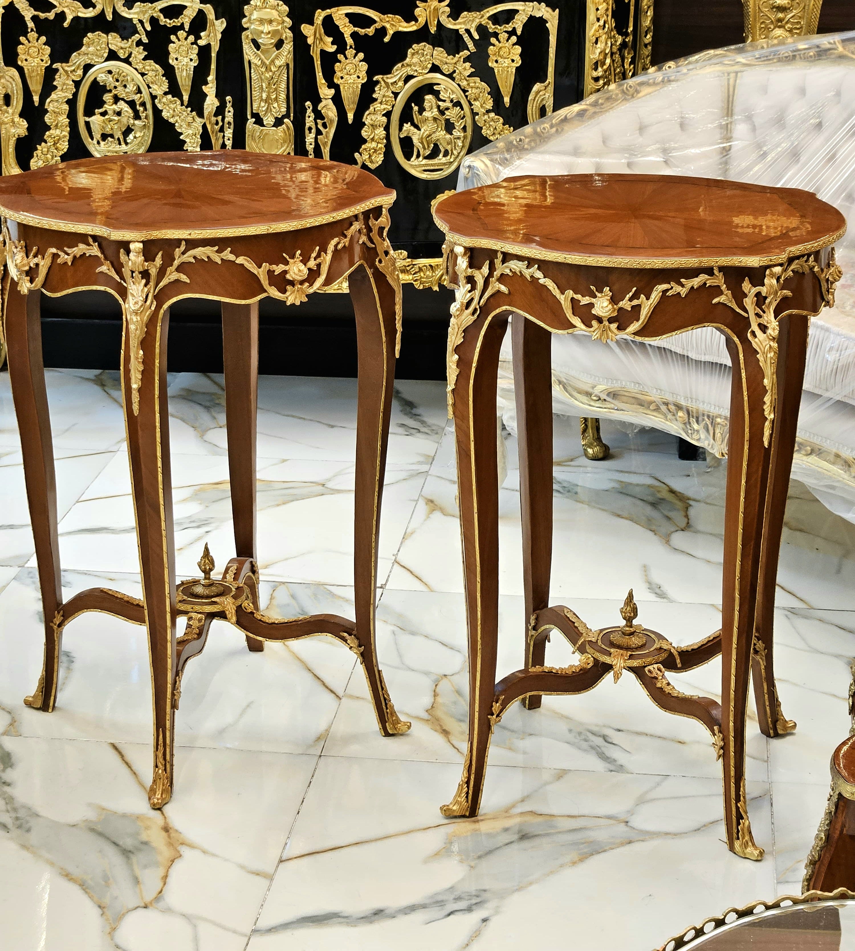 French Style Wood Side Table – Brown Finish with Gold Leaf Accents, Elegant Design