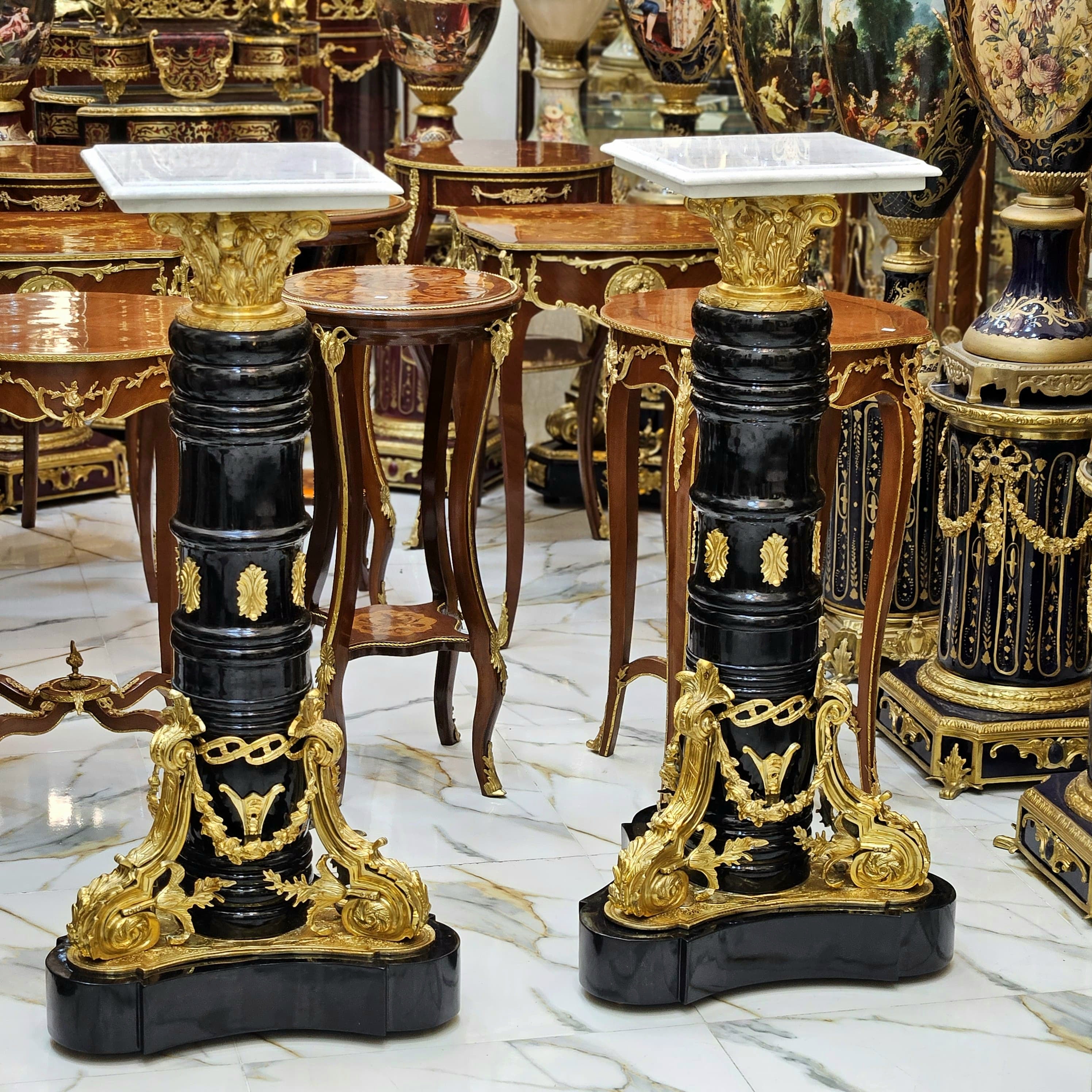 1980s Rococo Style Marble Topped Black Pedestal Column With Gold Leaf Details