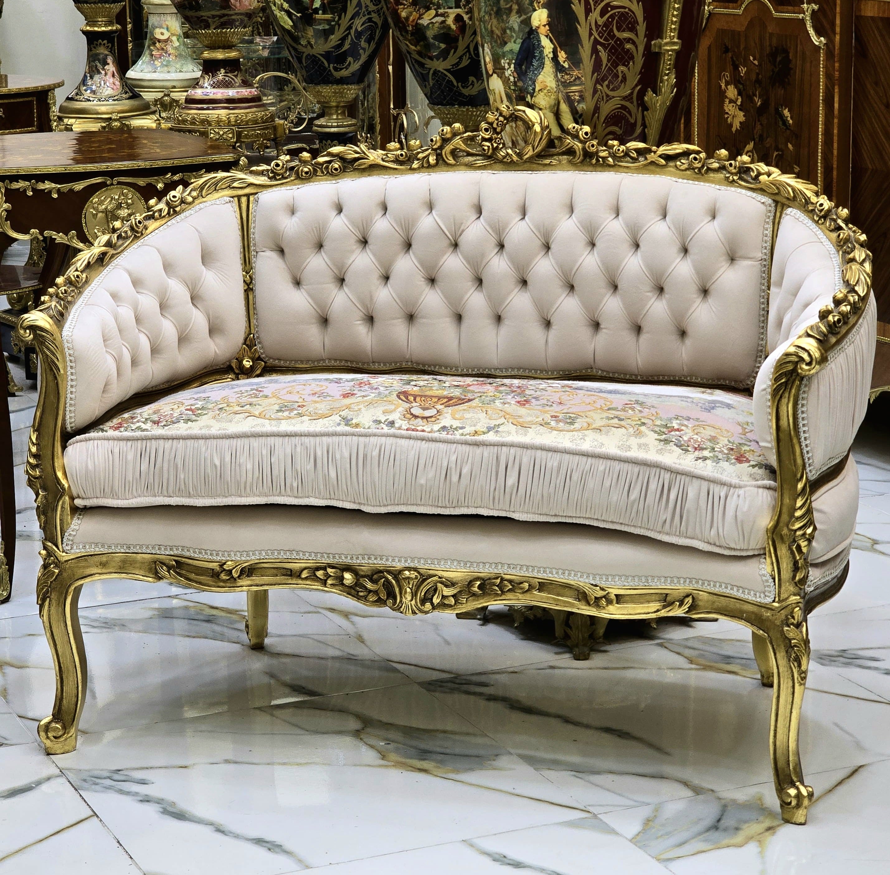 Italian Style Beige & White Damask Sofa with Gold Leaf Details – Classic French-Inspired Design