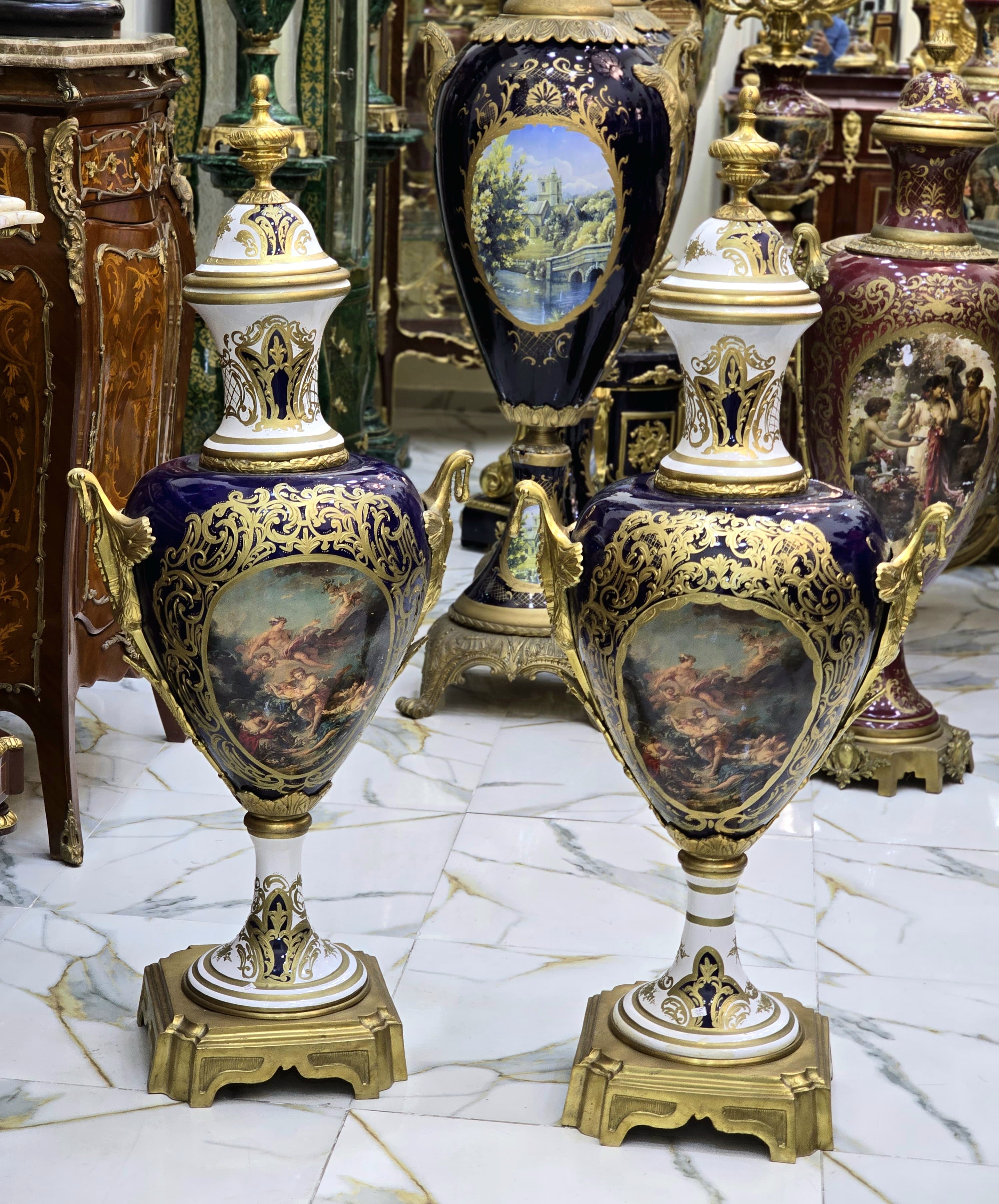 Blue and White Porcelain Vase with Gold Leaf Details – French Style Ornate Decorative Vase