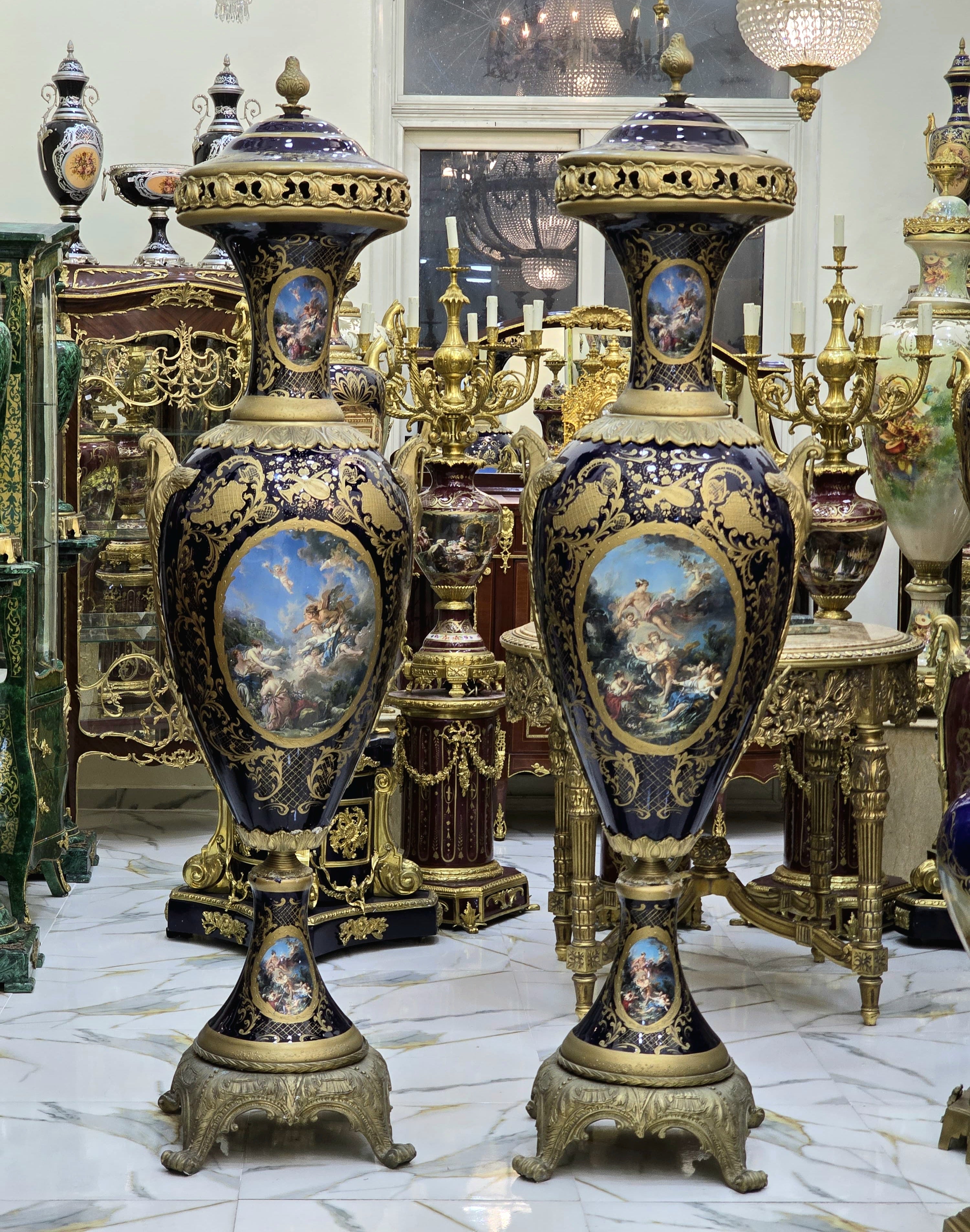 Black Porcelain Vase with Gold Leaf Details & Cherub Angel Scenes – French Style Ornate Decorative Vase