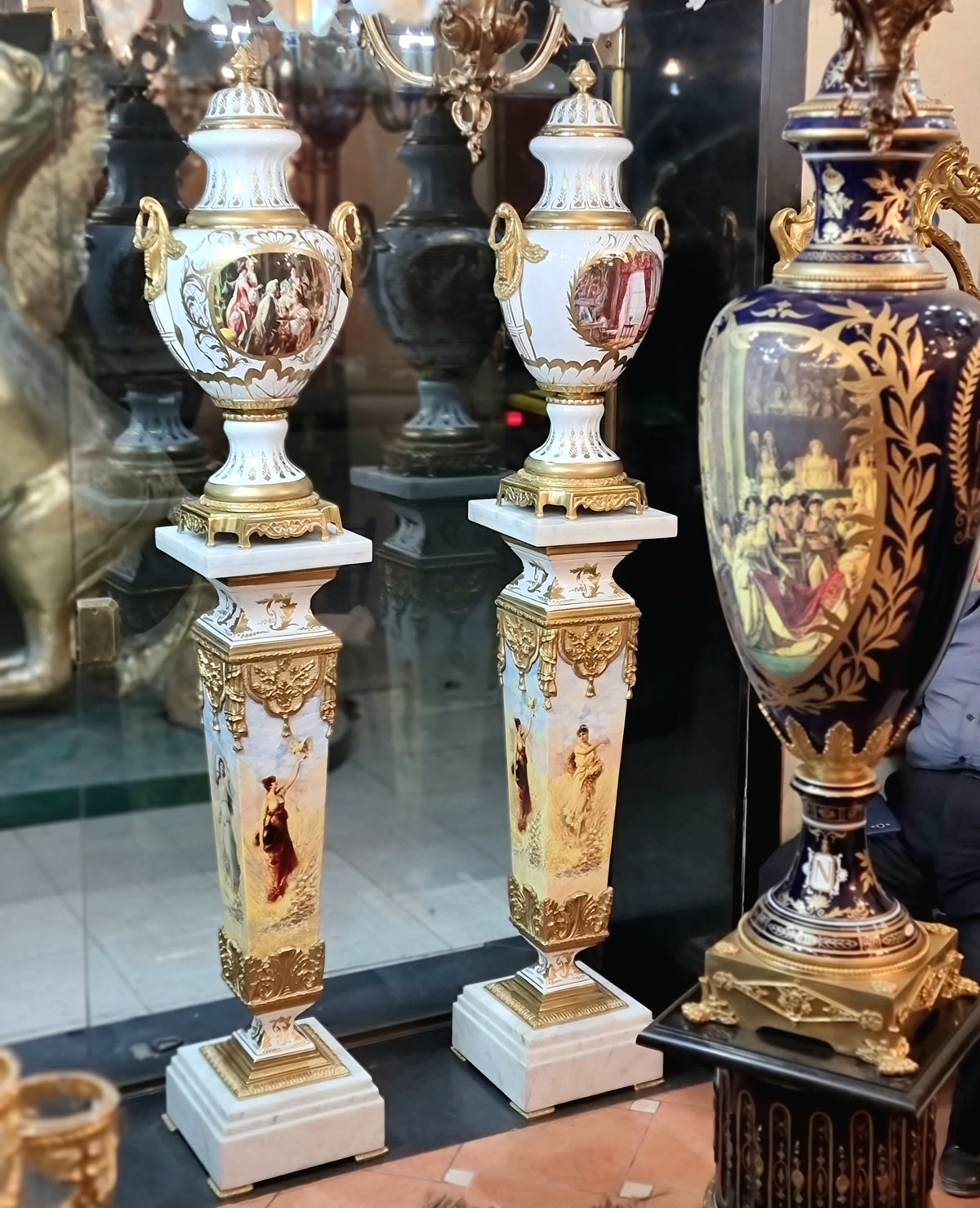 The Gilded Court – French-Inspired White Porcelain Vase with Matching Decorative Pedestal, Painted Scenes & Gold Leaf Details