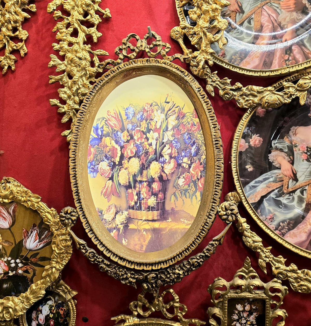 The Rosewood Splendor – French-Inspired Floral Wall Medallion with an Elaborate Gilded Frame