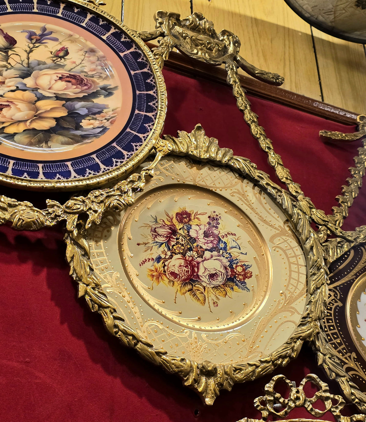 The Gilded Bouquet – French-Inspired Floral Medallion with an Elaborate Gold Leaf Frame