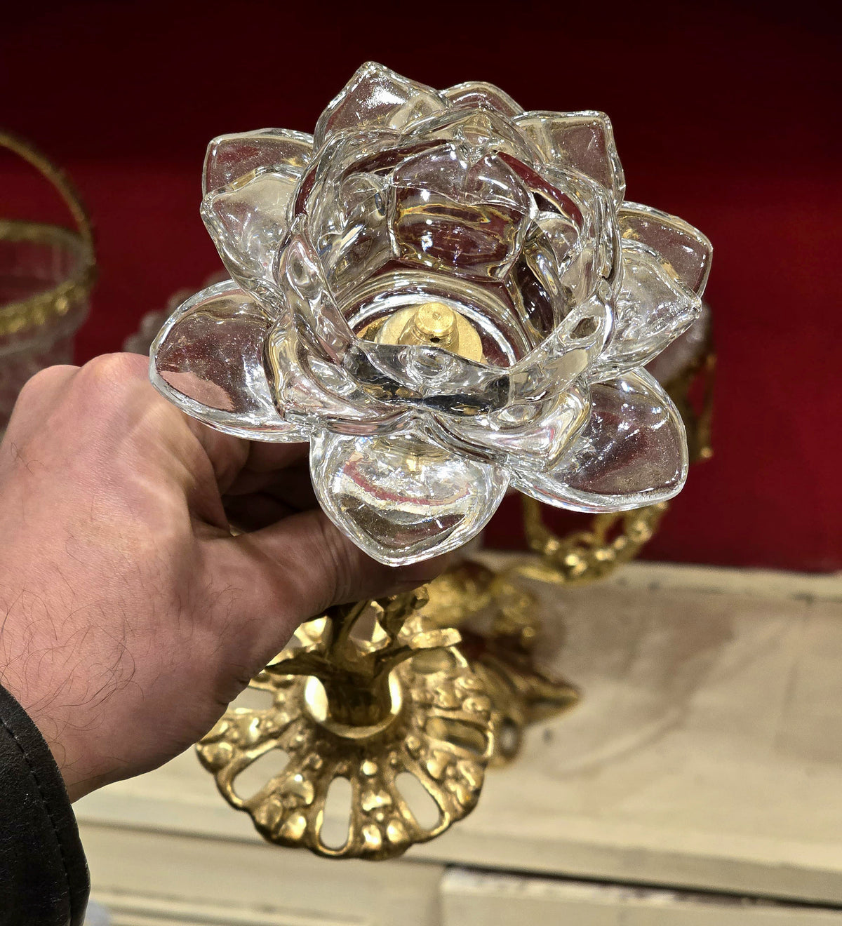 A Rose in Crystal – French-Inspired Glass Flower Candlestick with Sculptural Gold-Tone Stem