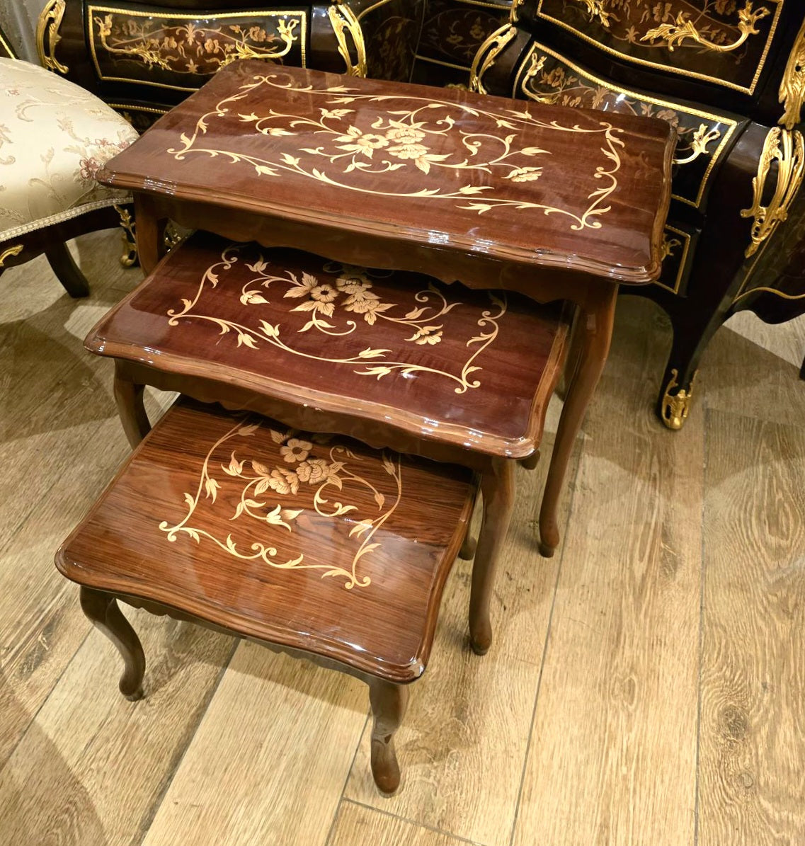 Set of 3 French-Style Nesting Tables – Floral Inlay Tops with Solid Wood Frames