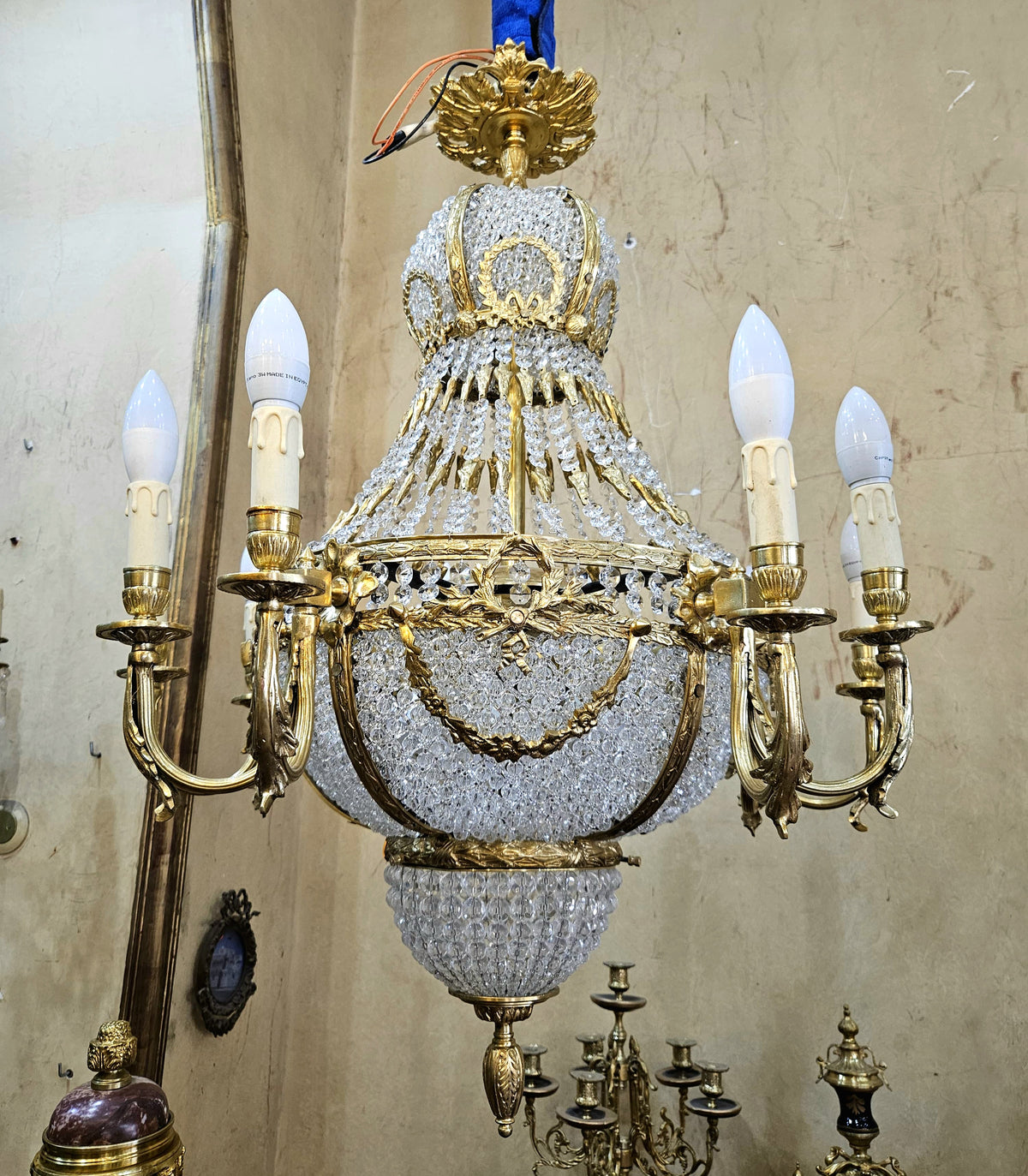 Grand French-Style Crystal Chandelier – Gilded Bronze Frame with Gold Leaf & Cascading Crystal Details
