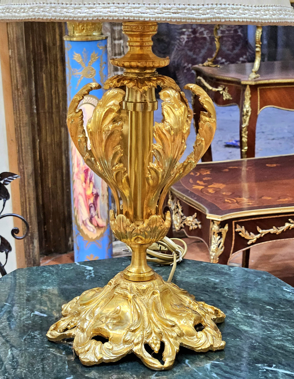 French-Style Gold Leaf Table Lamp – Delicate Bronze Base with Ornate Leaf Motifs & Pleated Shade
