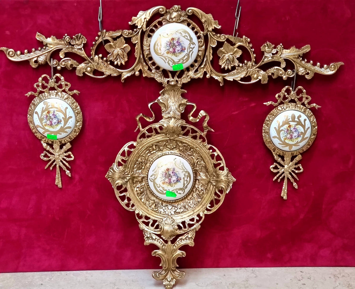French-Style Gilded Porcelain Wall Decor – 4-Piece Floral Medallion & Ornate Gold Leaf Collection