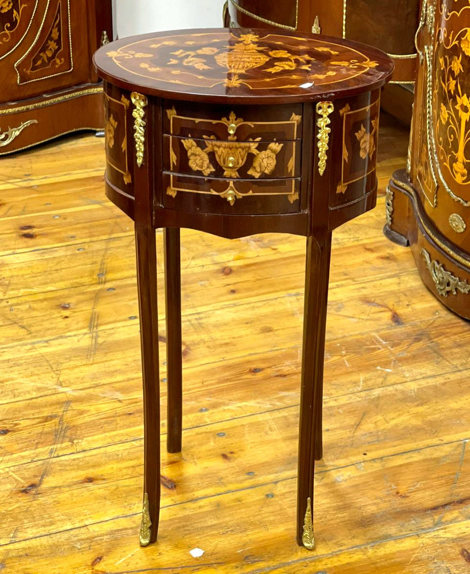 French-Style Round Side Table – Three Small Drawers with Floral Marquetry & Gilded Wood Details