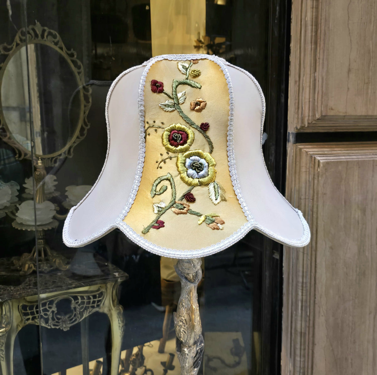 French-Style Gilded Floor Lamp – Ornate Gold Leaf Stand with Floral Embroidered Bell Shade