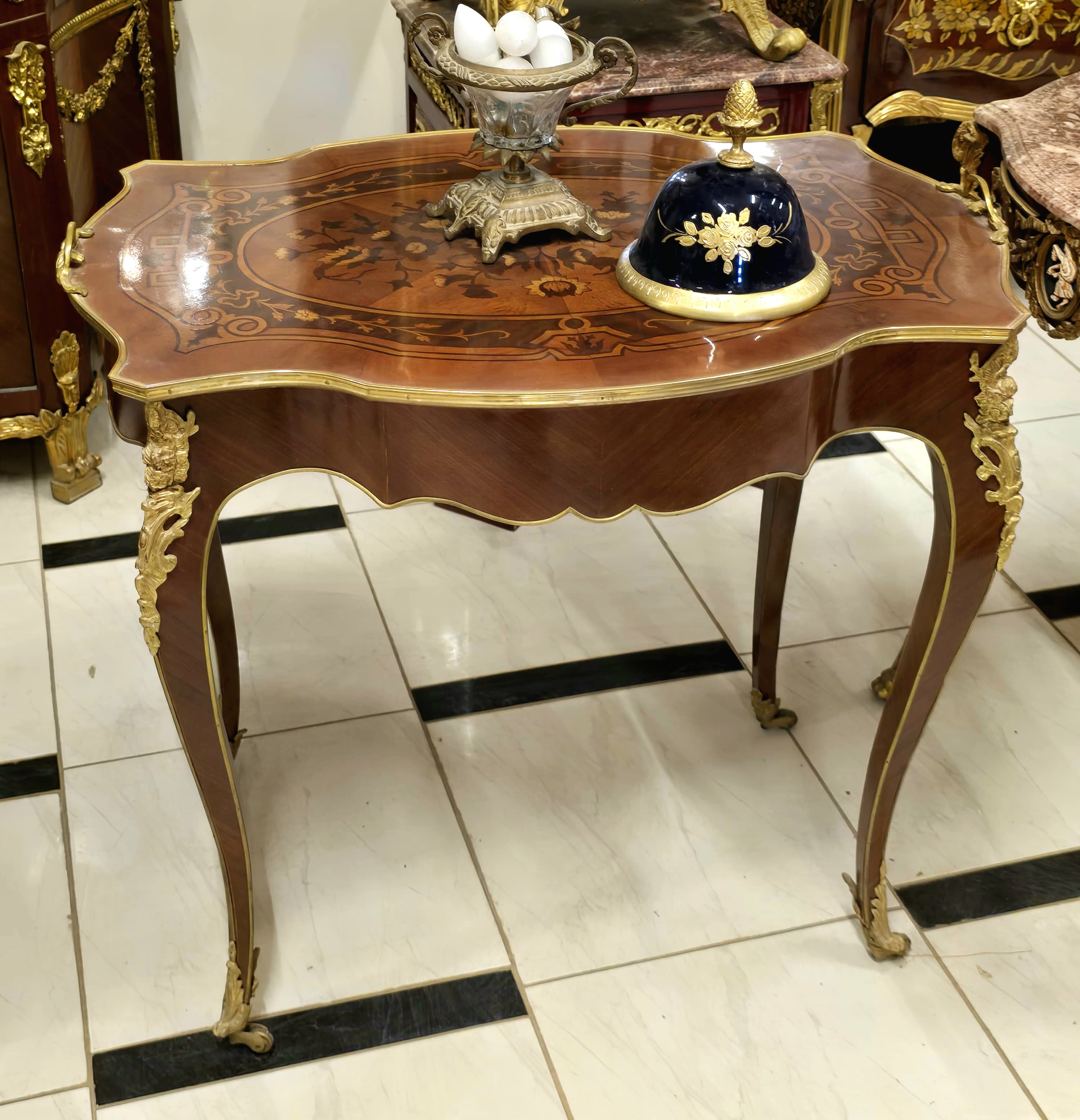 Italian Louis XV Style Marquetry Side Table with Gold Leaf Accents & Cabriole Legs – Elegant French-Inspired Accent Table