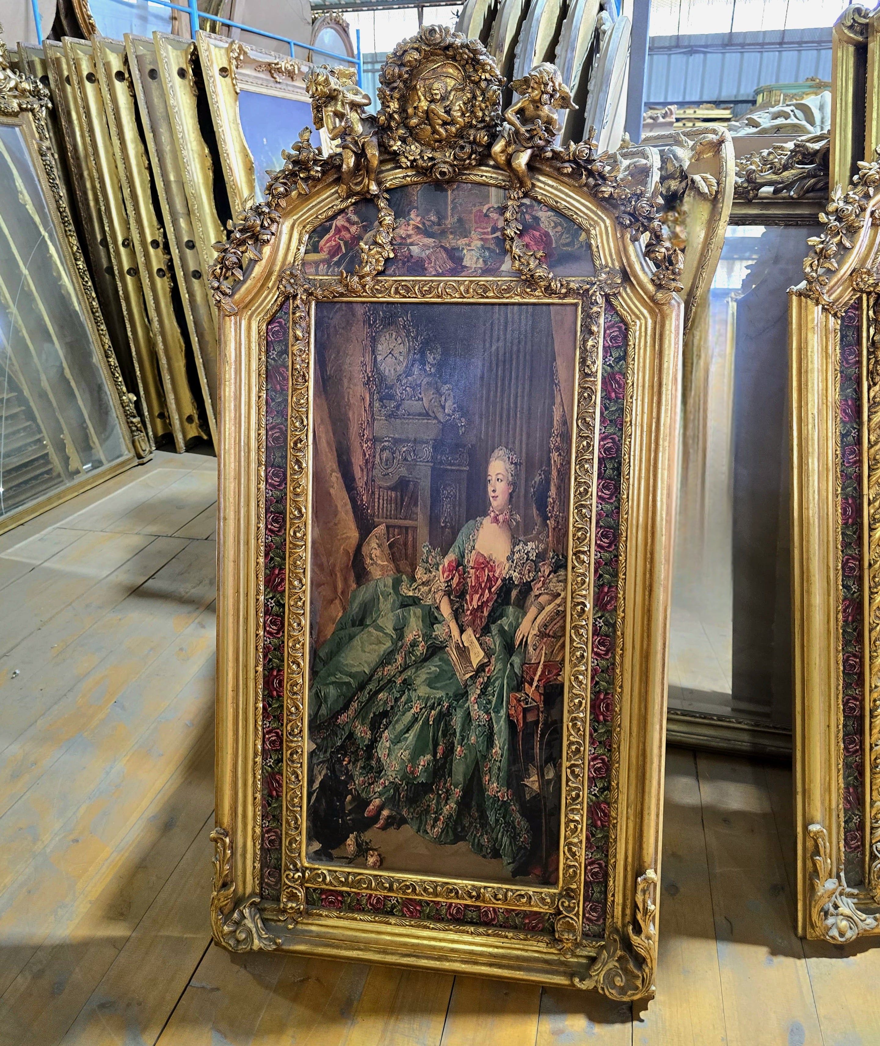 French Rococo Style Gold Leaf Portrait Frame with Cherubs & Floral Ornament – Ornate Baroque Wall Art