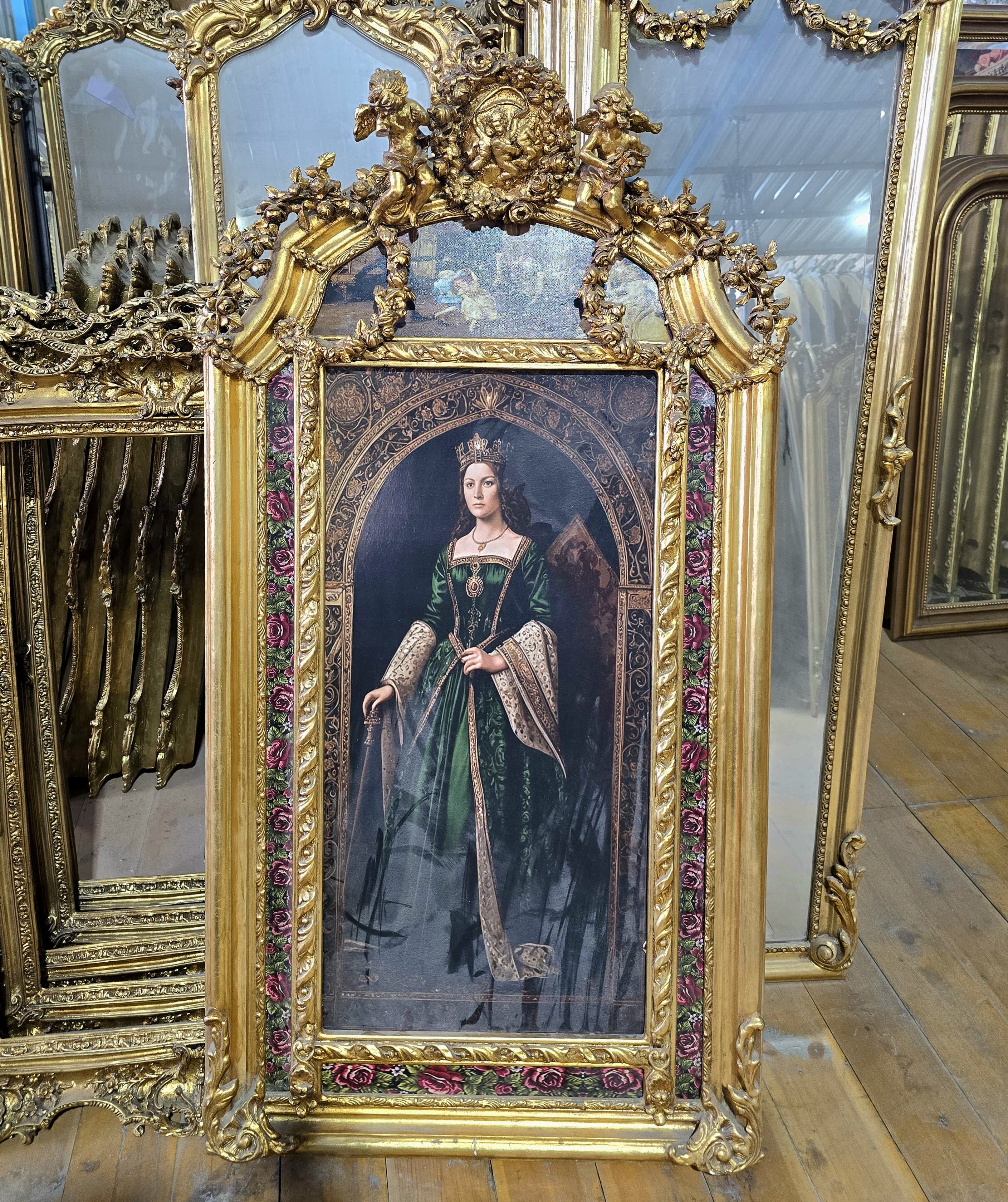 French Baroque Style Gold Leaf Portrait Frame – Ornate Giltwood Wall Art with Cherubs & Floral Details