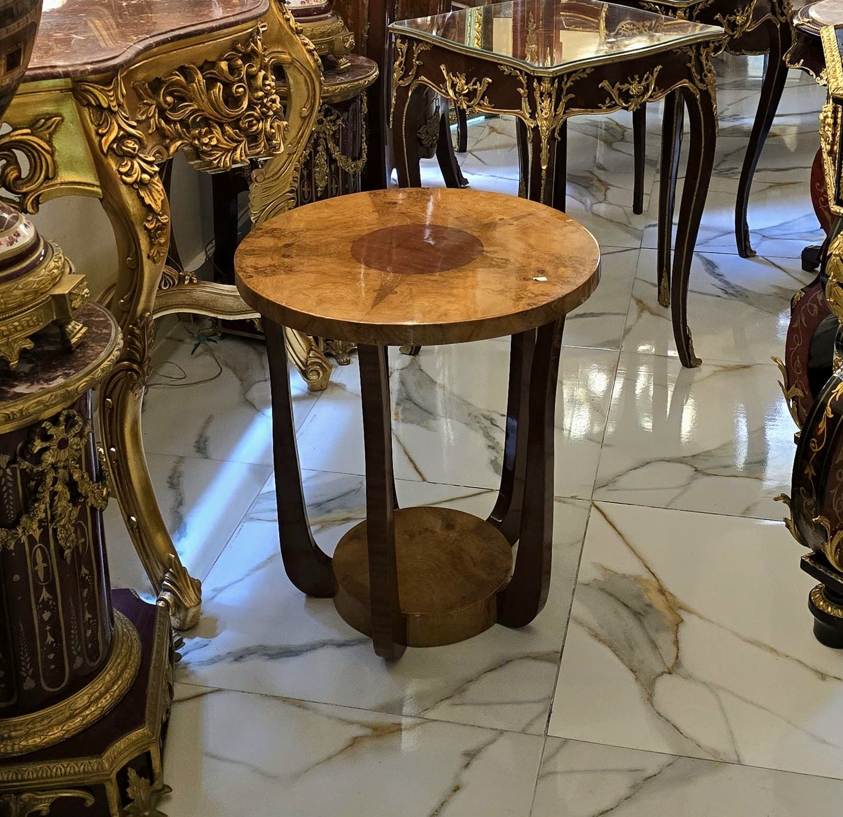 Art Deco Round Side Table – Elegant Wooden Accent Table with Timeless Geometric Style