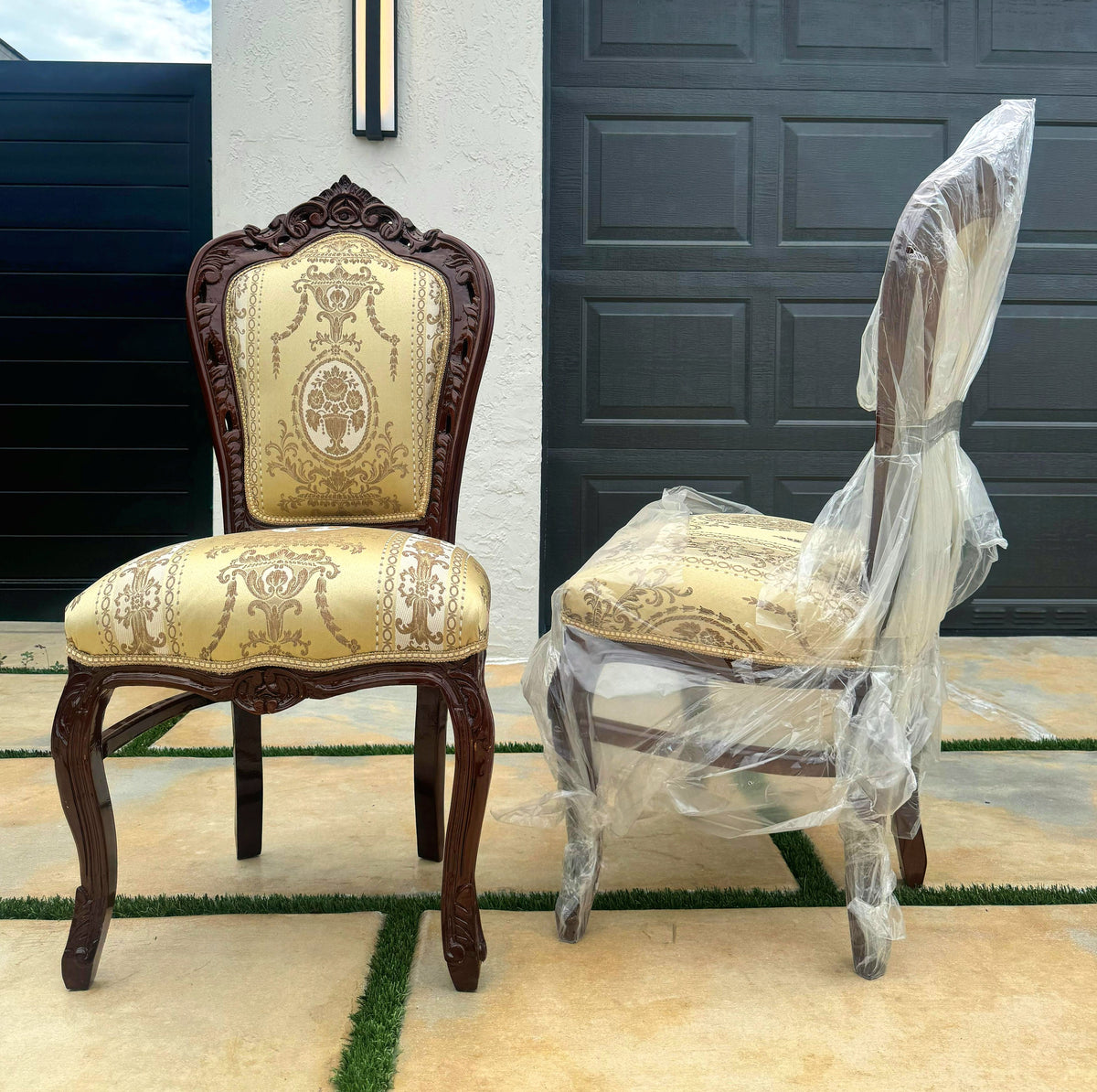 Classic French Louis XV Style Dining Chair – Carved Dark Wood Frame with Ivory & Gold Damask Upholstery