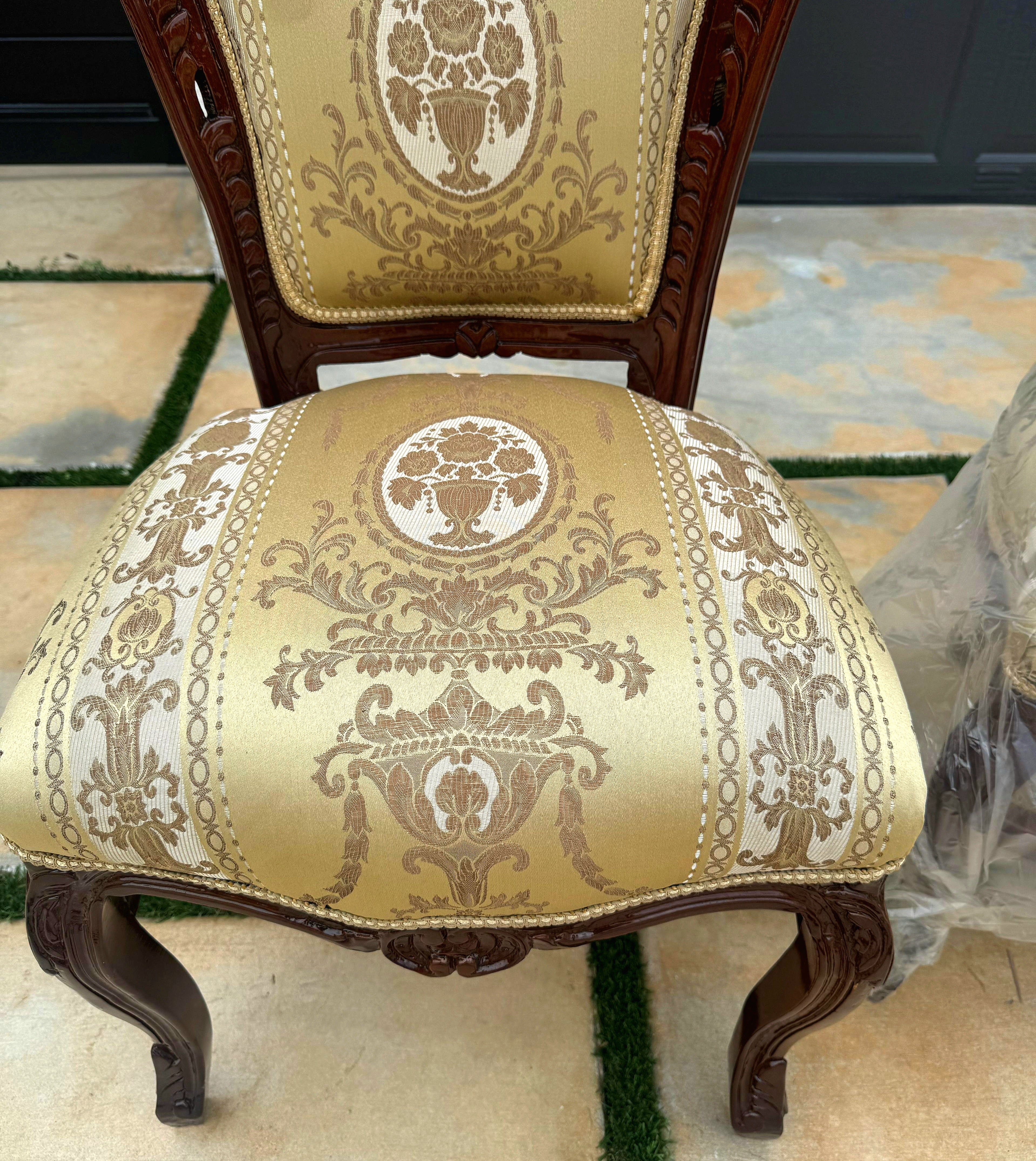 Classic French Louis XV Style Dining Chair – Carved Dark Wood Frame with Ivory & Gold Damask Upholstery