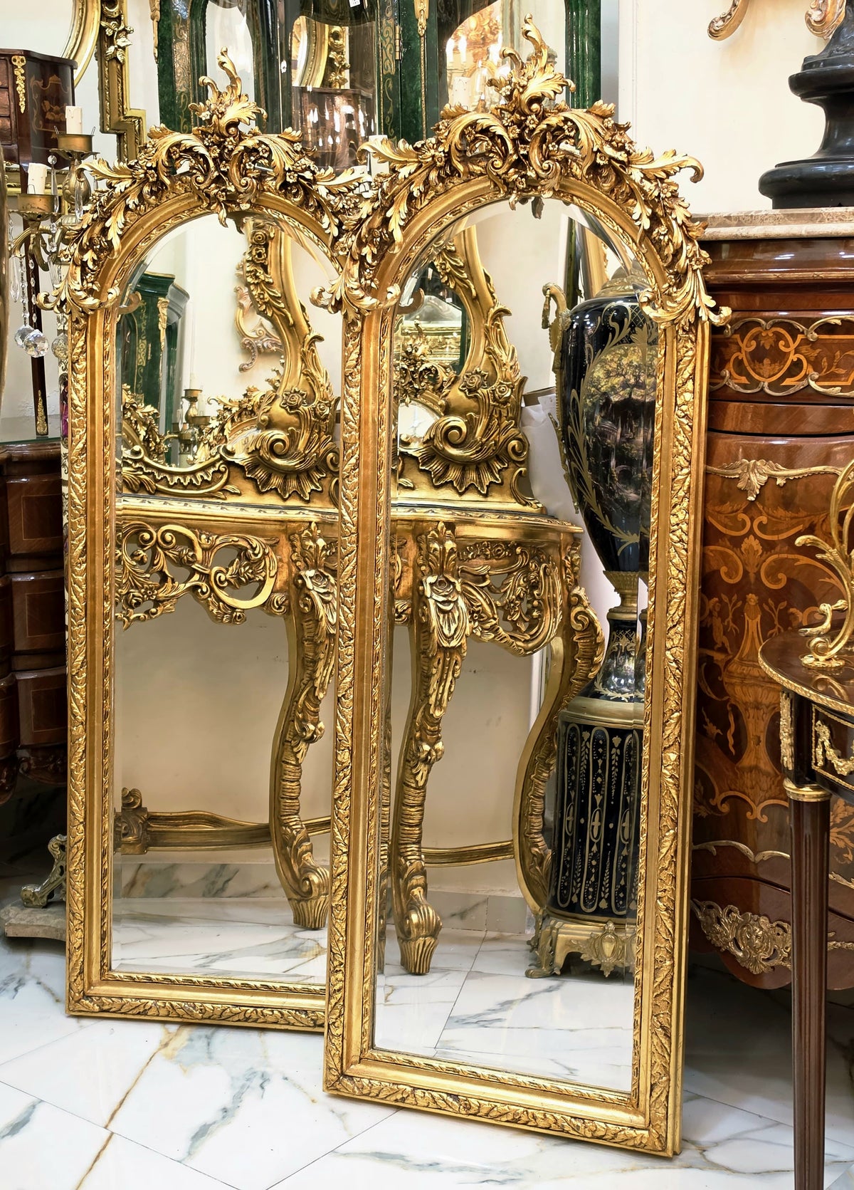 Grand French-Style Gilded Wall Mirror – Ornate Floral Crest, Sculpted Foliage & Gold Leaf Frame