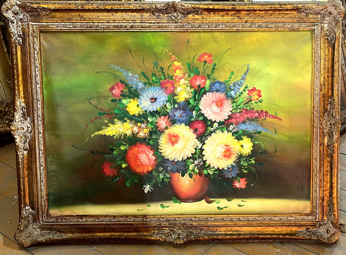 Colorful Floral Still Life Painting – Vibrant Flower Bouquet in an Ornate Gold Leaf Frame