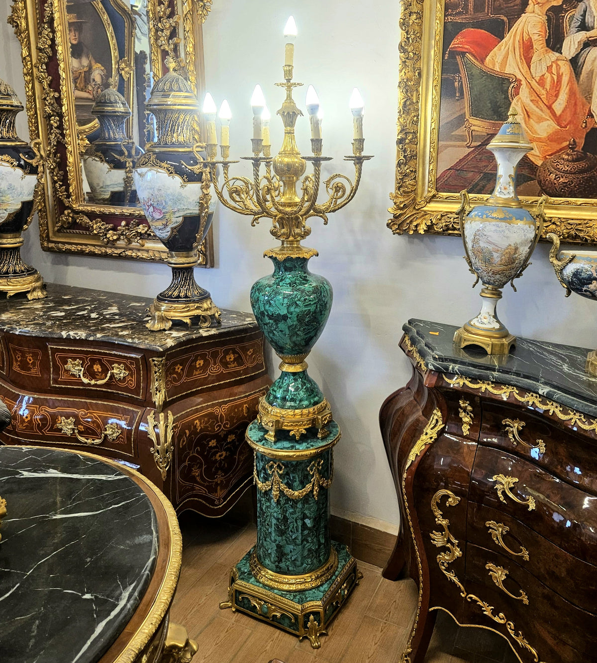 Verdant Royalty – Louis XVI-Inspired Porcelain Candelabra with Ornate Gilded Pedestal & Sculptural Bronze Accents