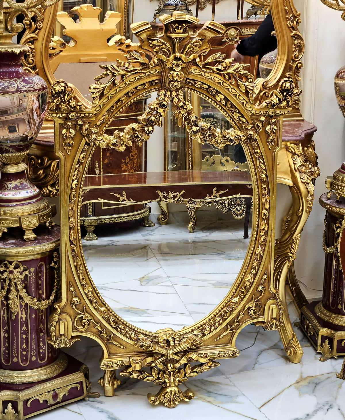 The Gilded Oval – French Baroque Wall Mirror with Exquisite Gold Leaf Carvings