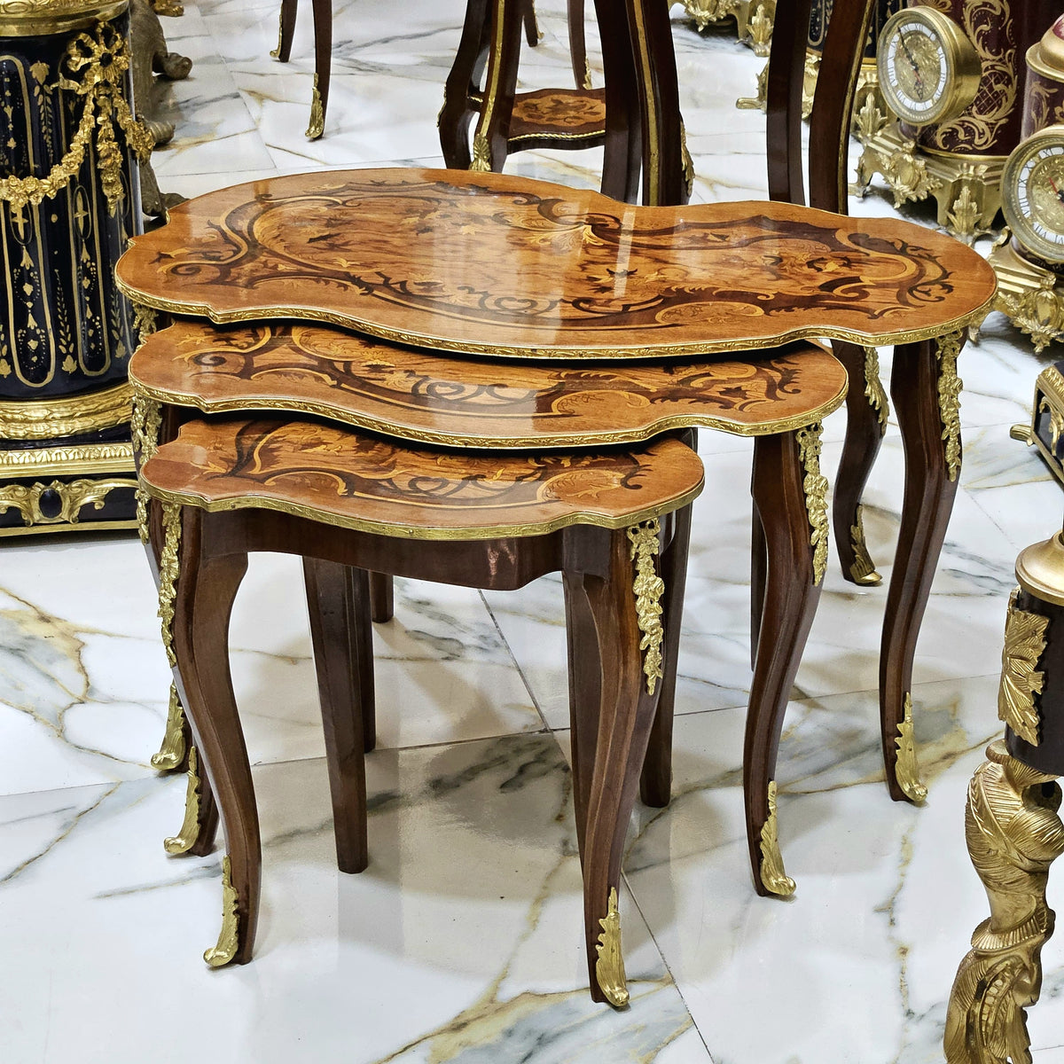 Floral Parquetry Elegance – Set of 3 Louis XV-Inspired Nesting Tables with Gilded Accents & Cabriole Legs