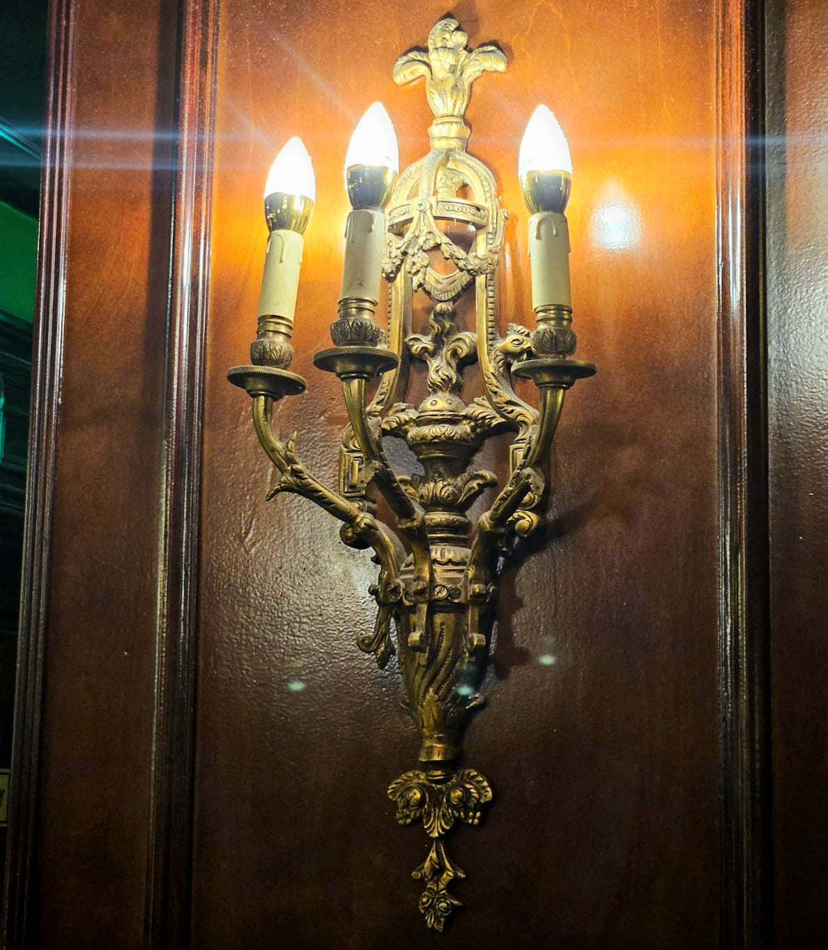 The Gilded Flourish – French Louis XV Wall Sconce with Five Candle Lights & Luxurious Bronze Scrollwork