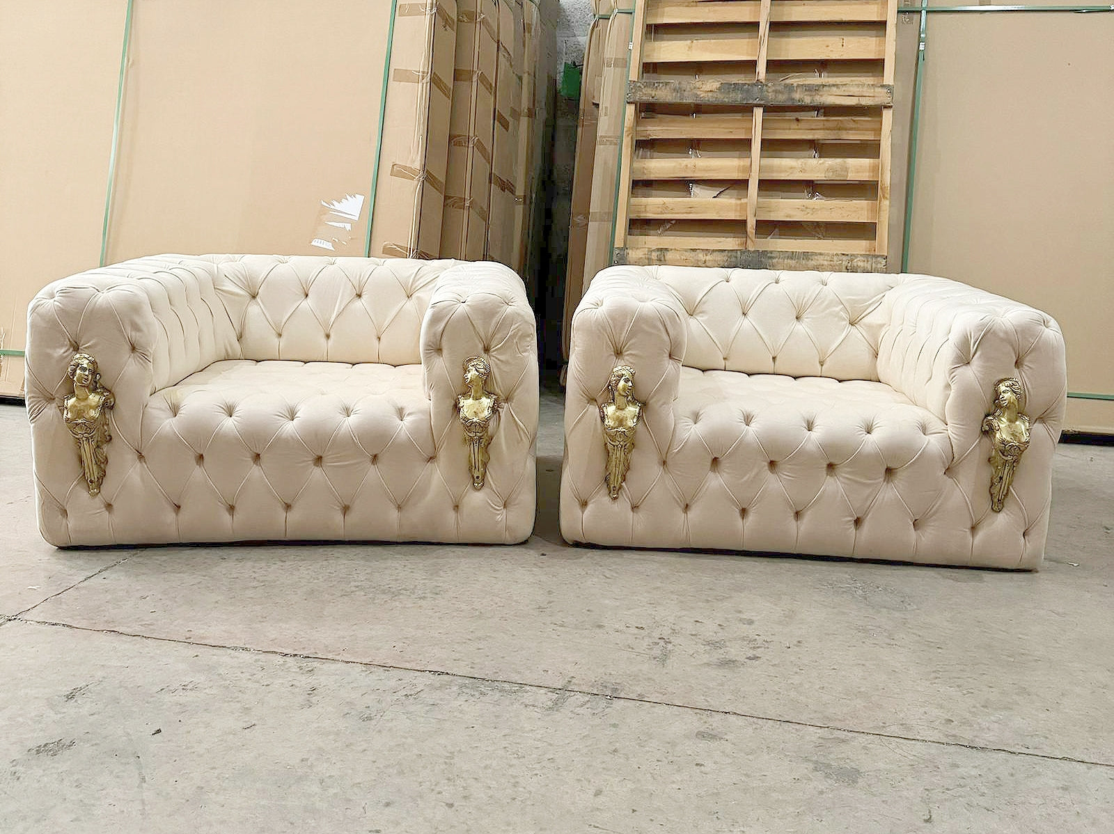 French Style Accent Chair – Gold Leaf Details, Luxury Upholstered Chair, Elegant & Comfortable Statement Seating