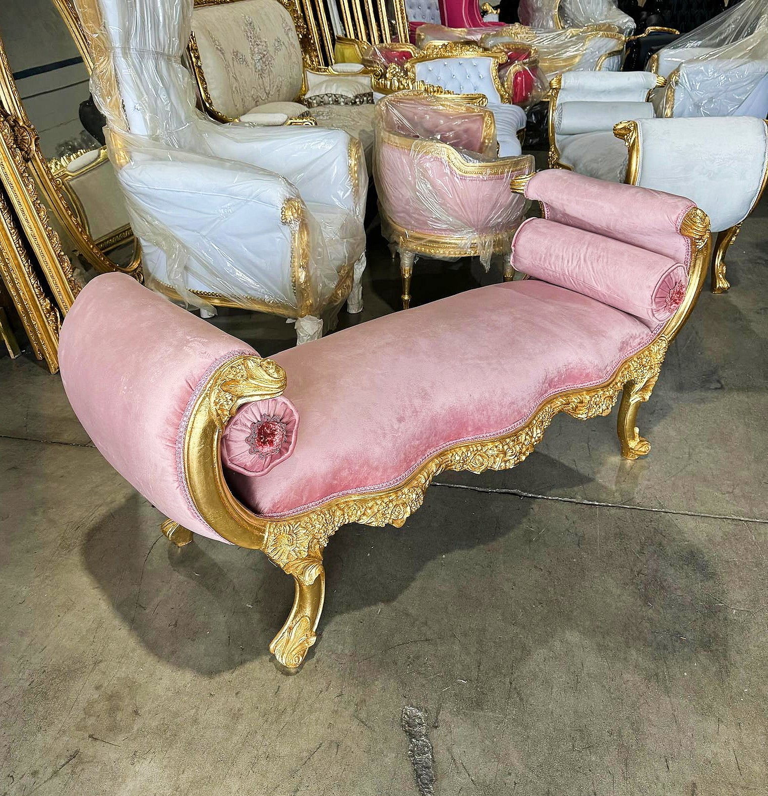 Baroque Style Vintage Pink Velvet Bench Interior Deisgn Furniture