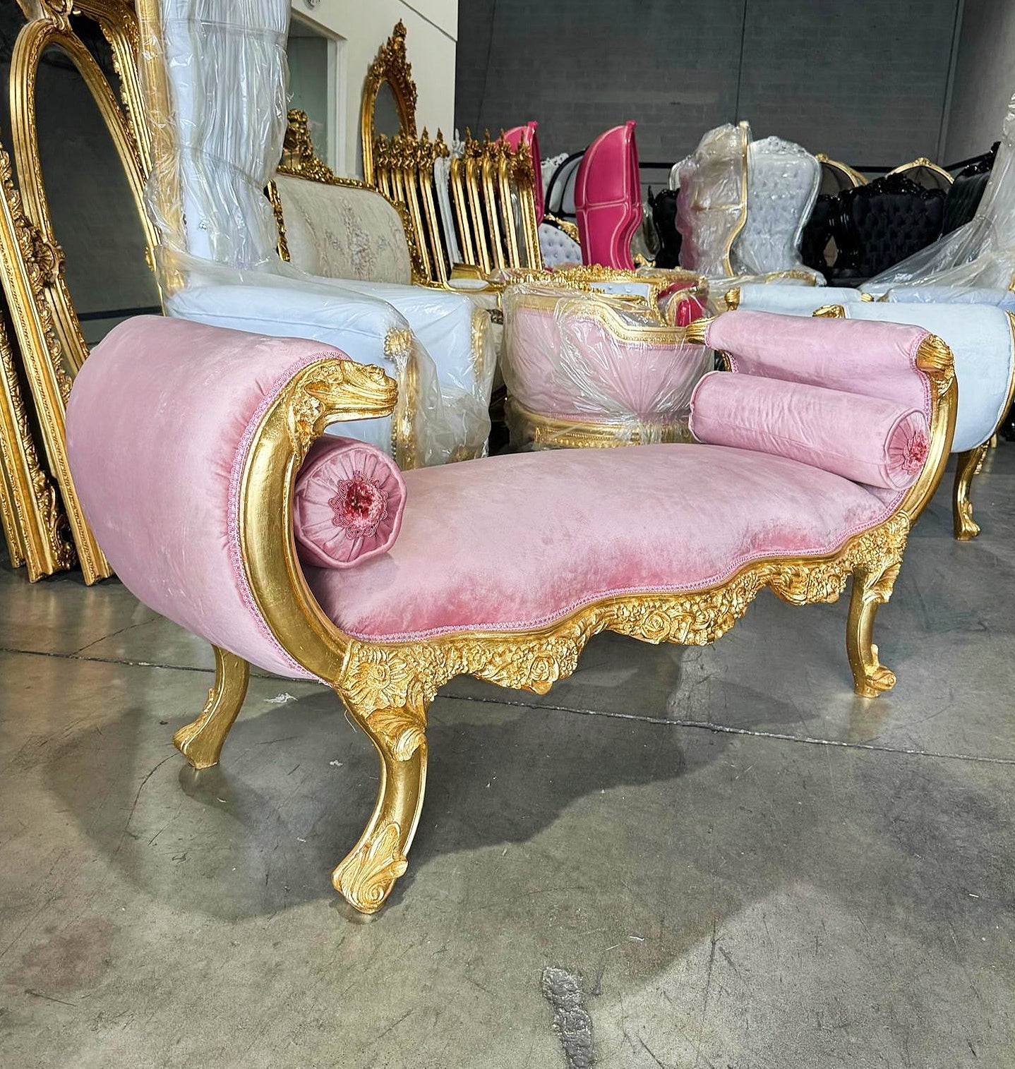 Baroque Style Vintage Pink Velvet Bench Interior Deisgn Furniture
