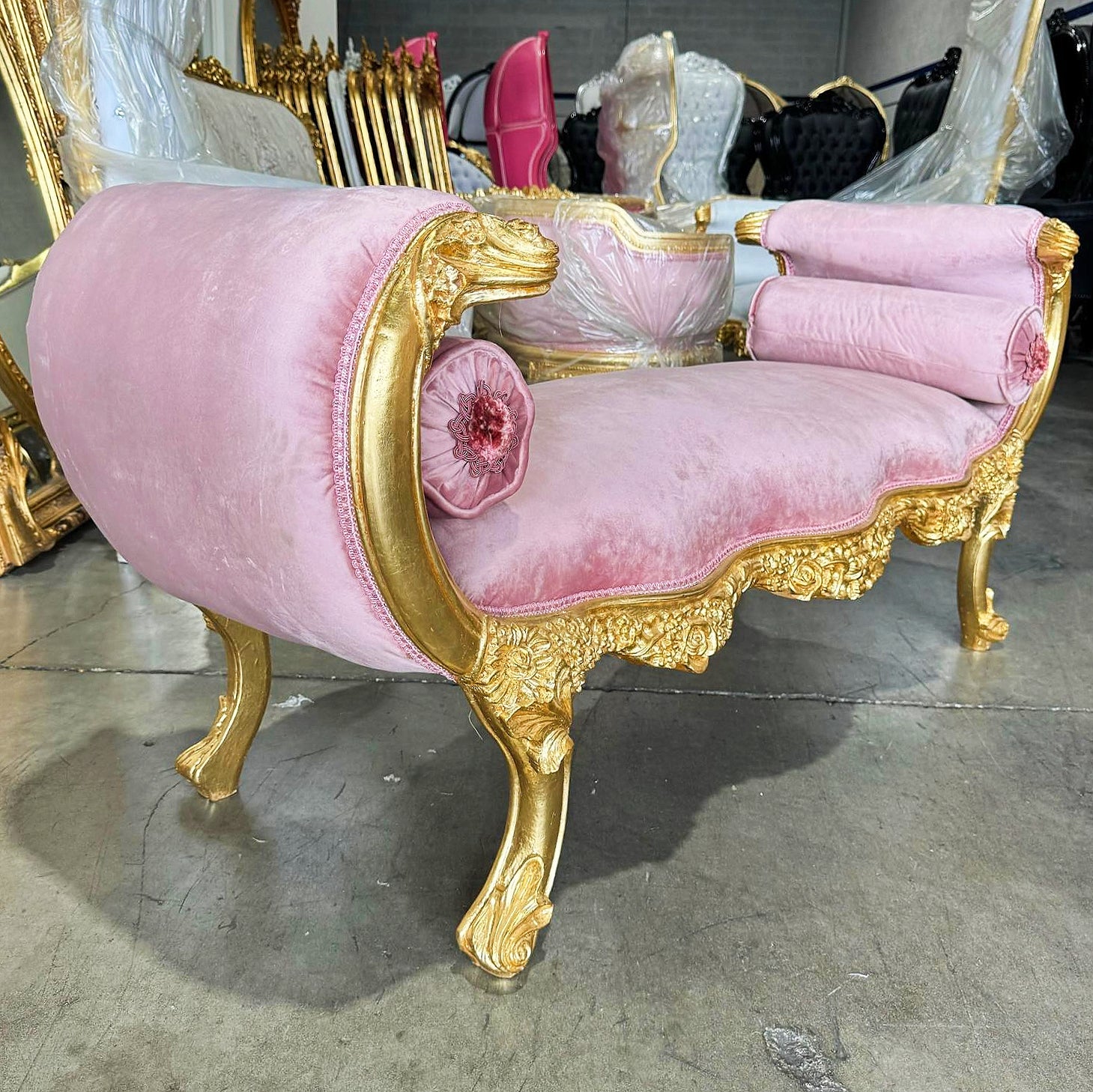 Baroque Style Vintage Pink Velvet Bench Interior Deisgn Furniture