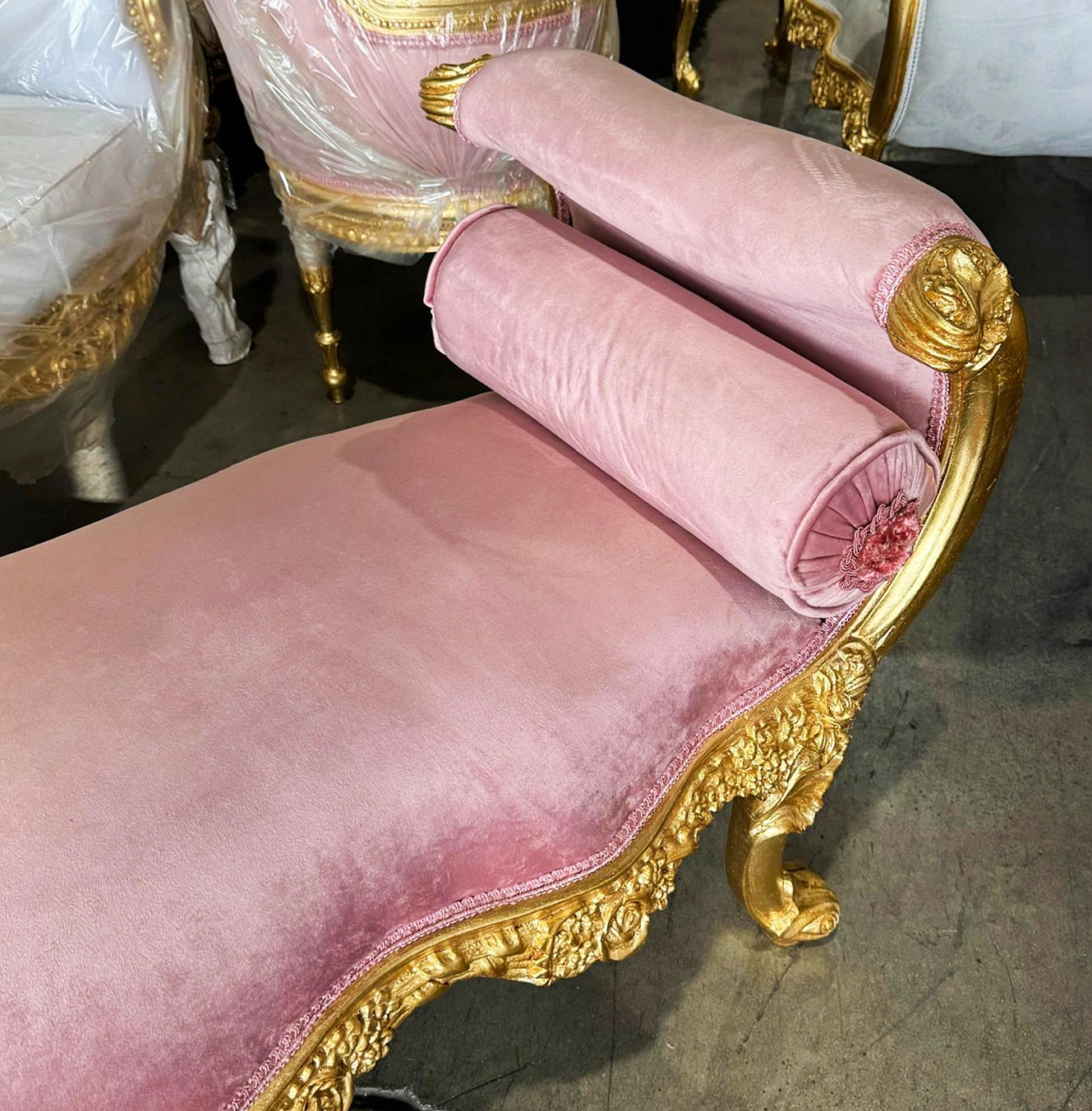 Baroque Style Vintage Pink Velvet Bench Interior Deisgn Furniture