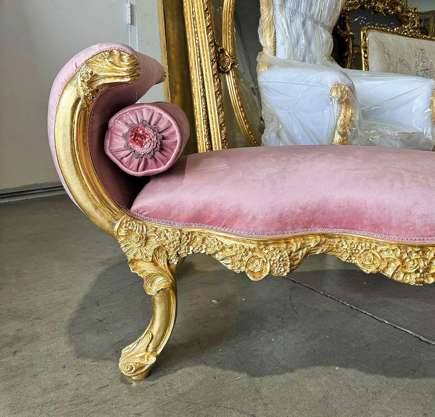 Baroque Style Vintage Pink Velvet Bench Interior Deisgn Furniture