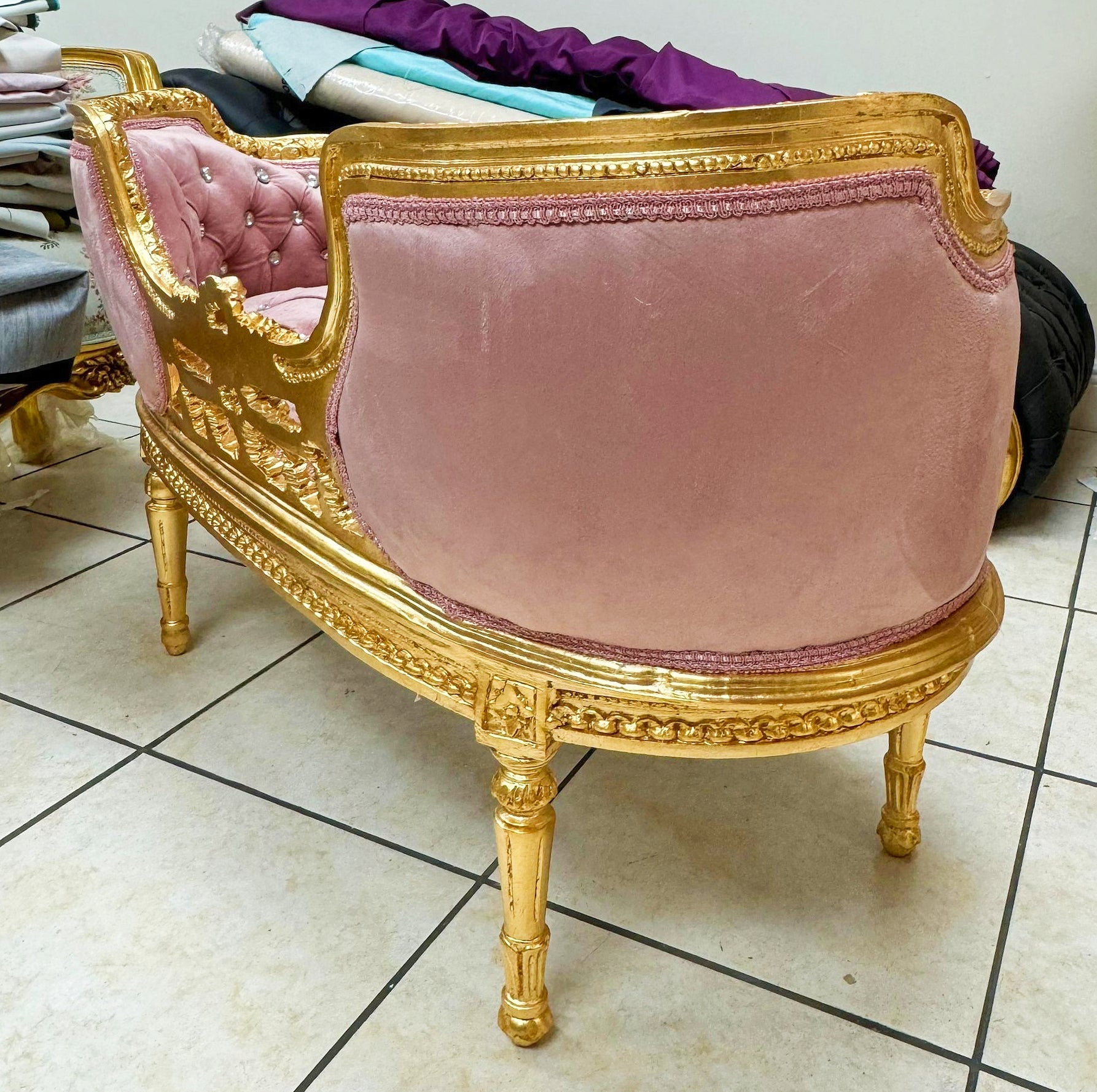 Tufted Bench Pink Velvet French Style Gold Details Rococo Baroque Furniture
