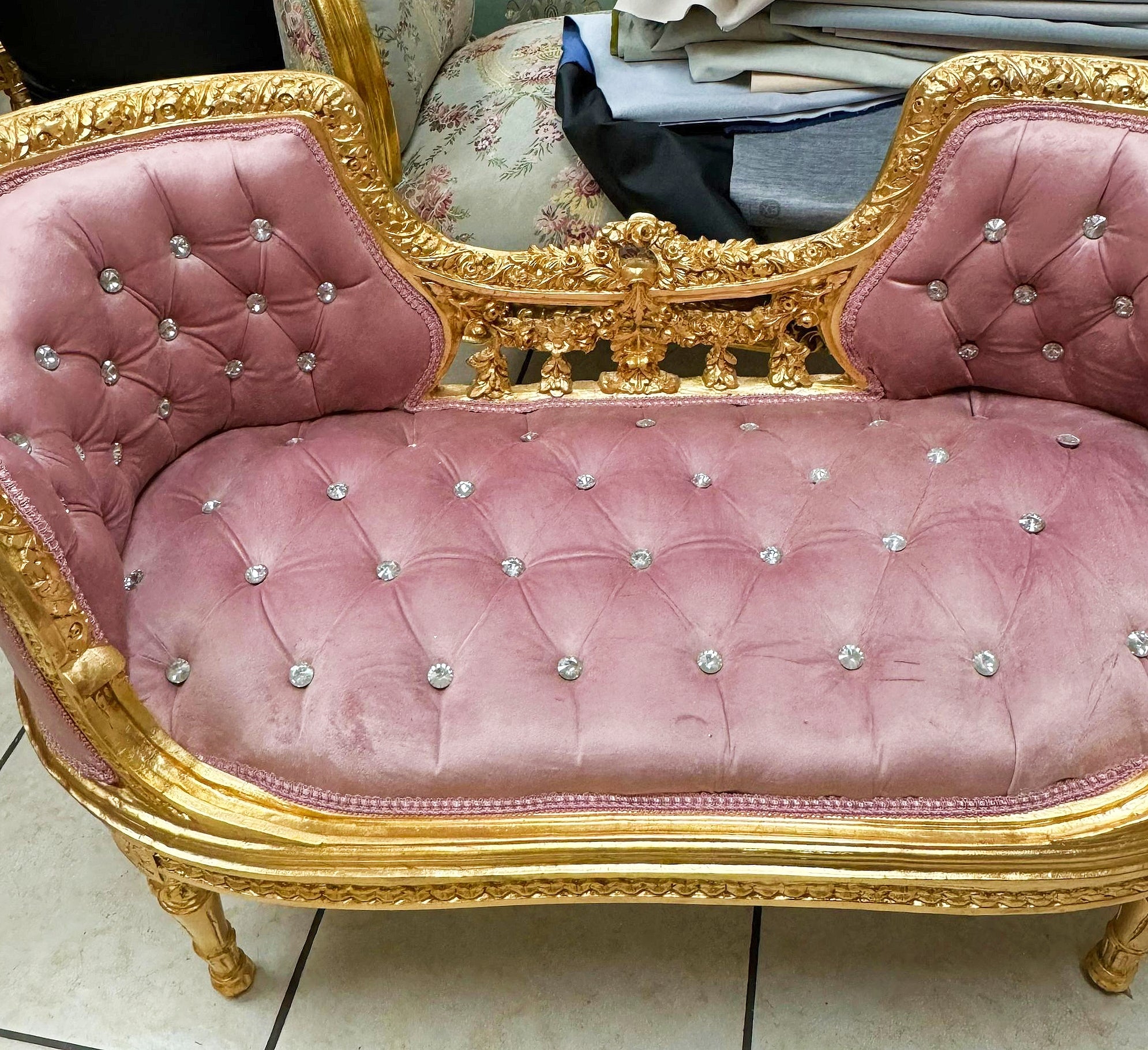 Tufted Bench Pink Velvet French Style Gold Details Rococo Baroque Furniture