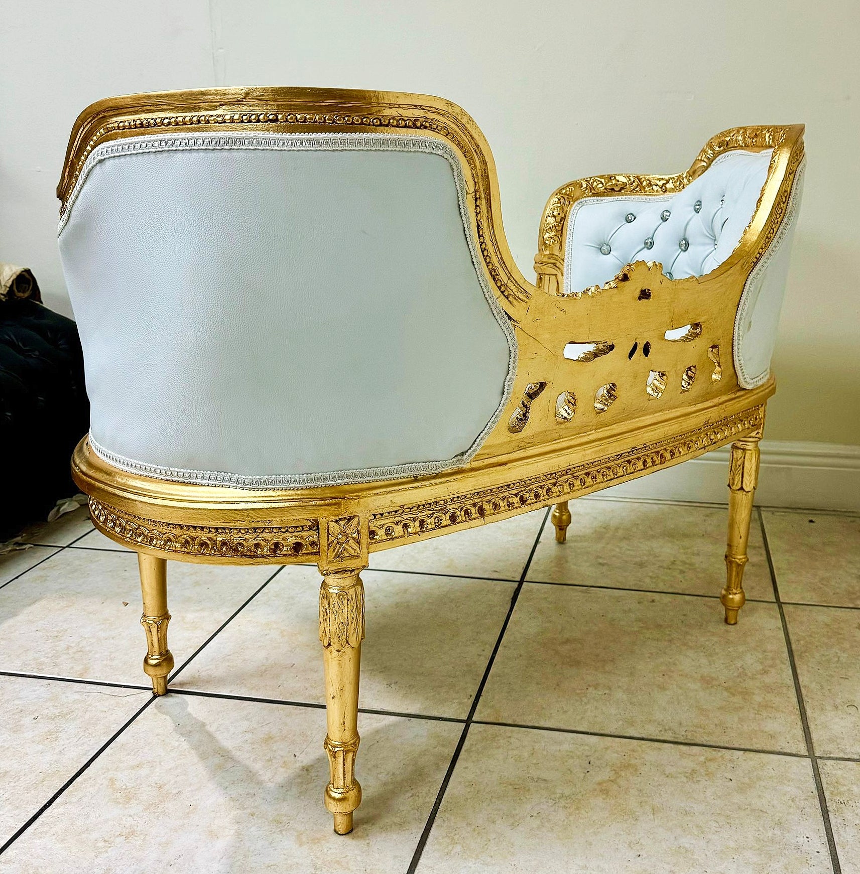 Tufted Bench White Leather French Style Gold Details Rococo Baroque Furniture